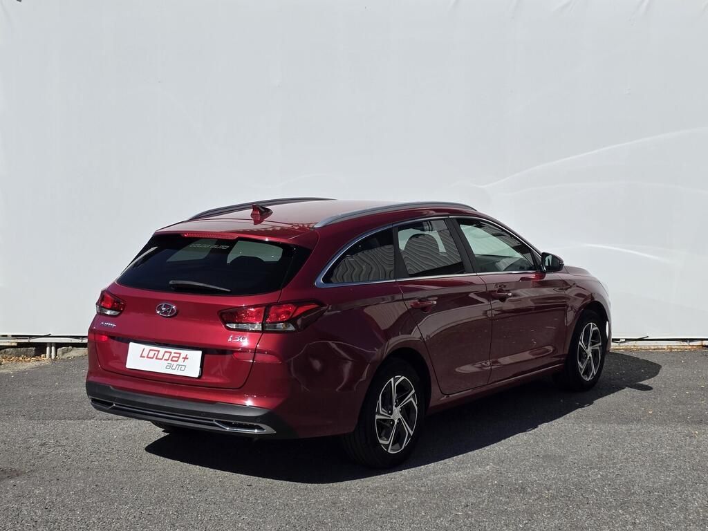 Hyundai i30, Smart 1.5 i 81 kW - fotka 2