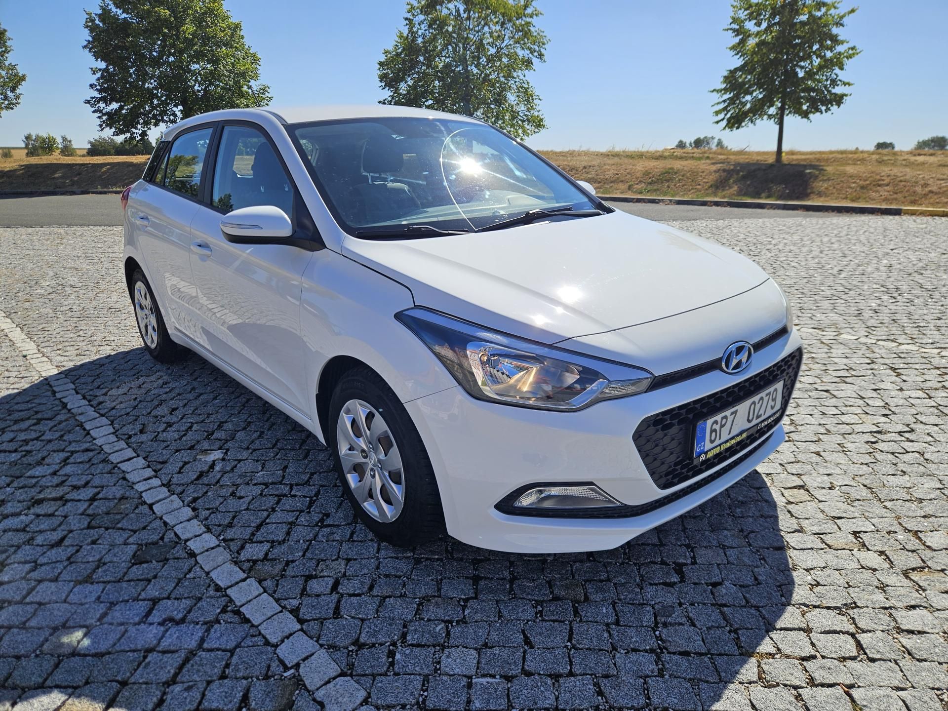 Hyundai i20, 1.2 NOVÉ ROZVODY A STK - fotka 4