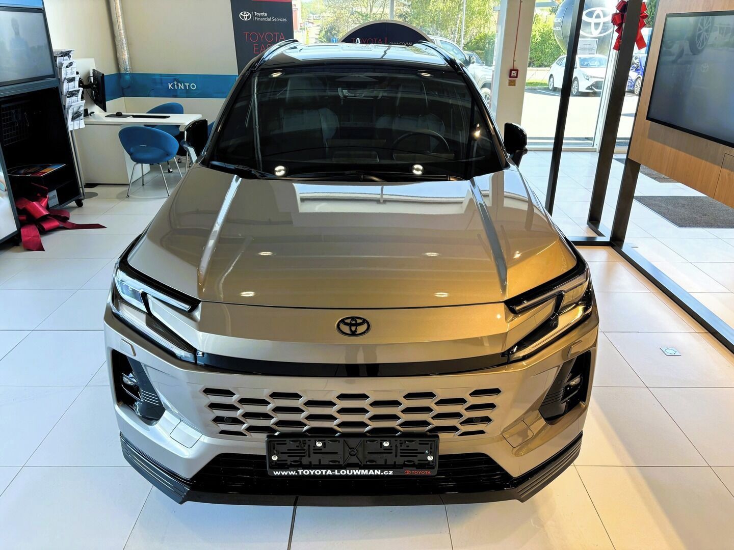 Toyota Rav4, 2,5 Style VIP AWD - fotka 2