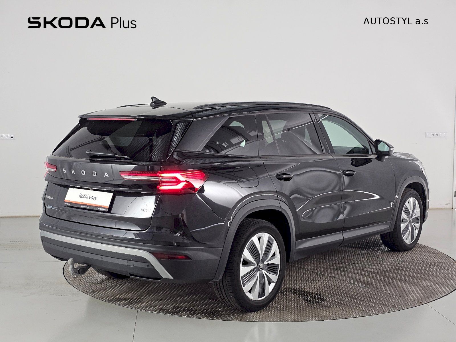 Škoda Kodiaq, 2.0TSI 150KW Selection DSG 7S - fotka 2