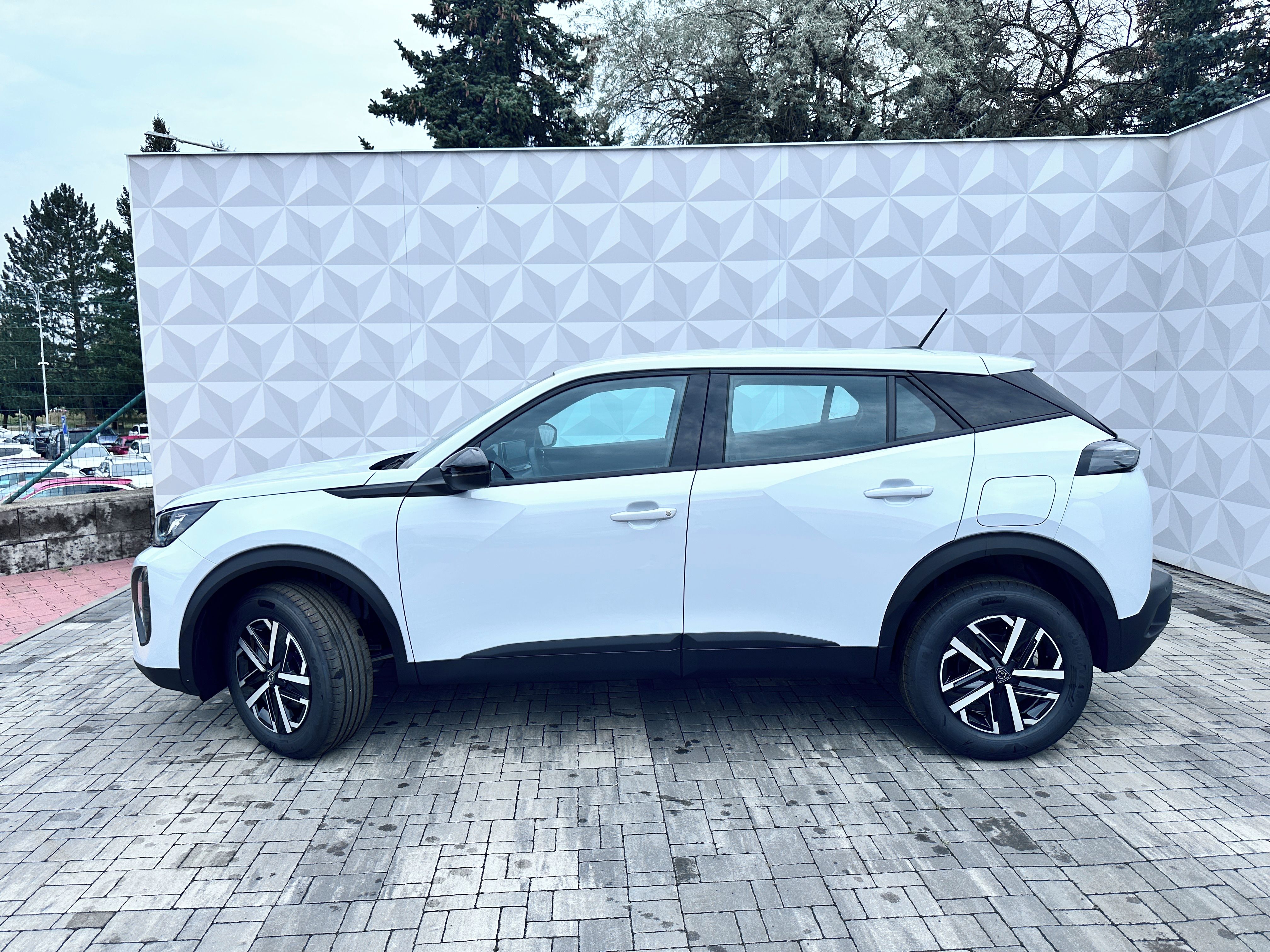 Peugeot 2008, STYLE Hybrid 145 e-DCS6 - fotka 2