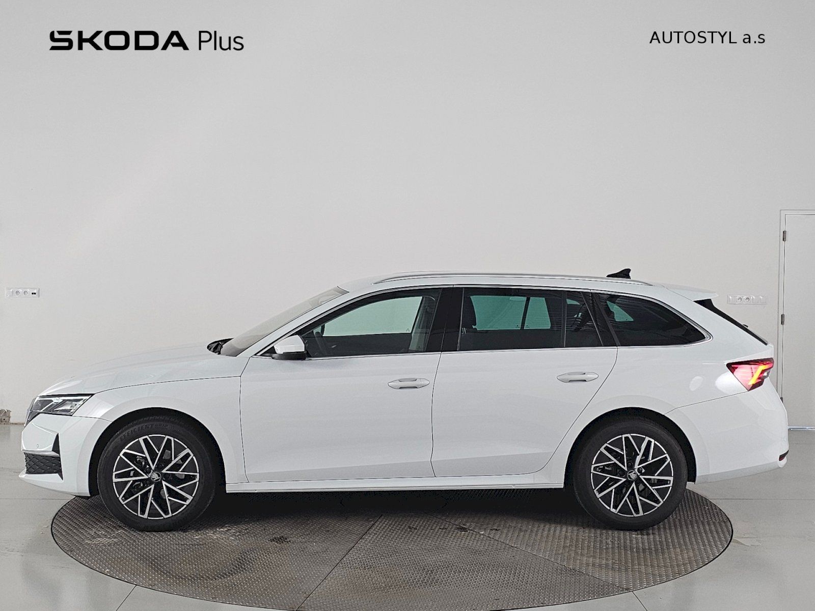 Škoda Octavia, COMBI 1.5TSI DSG BUSINESS TOP - fotka 3