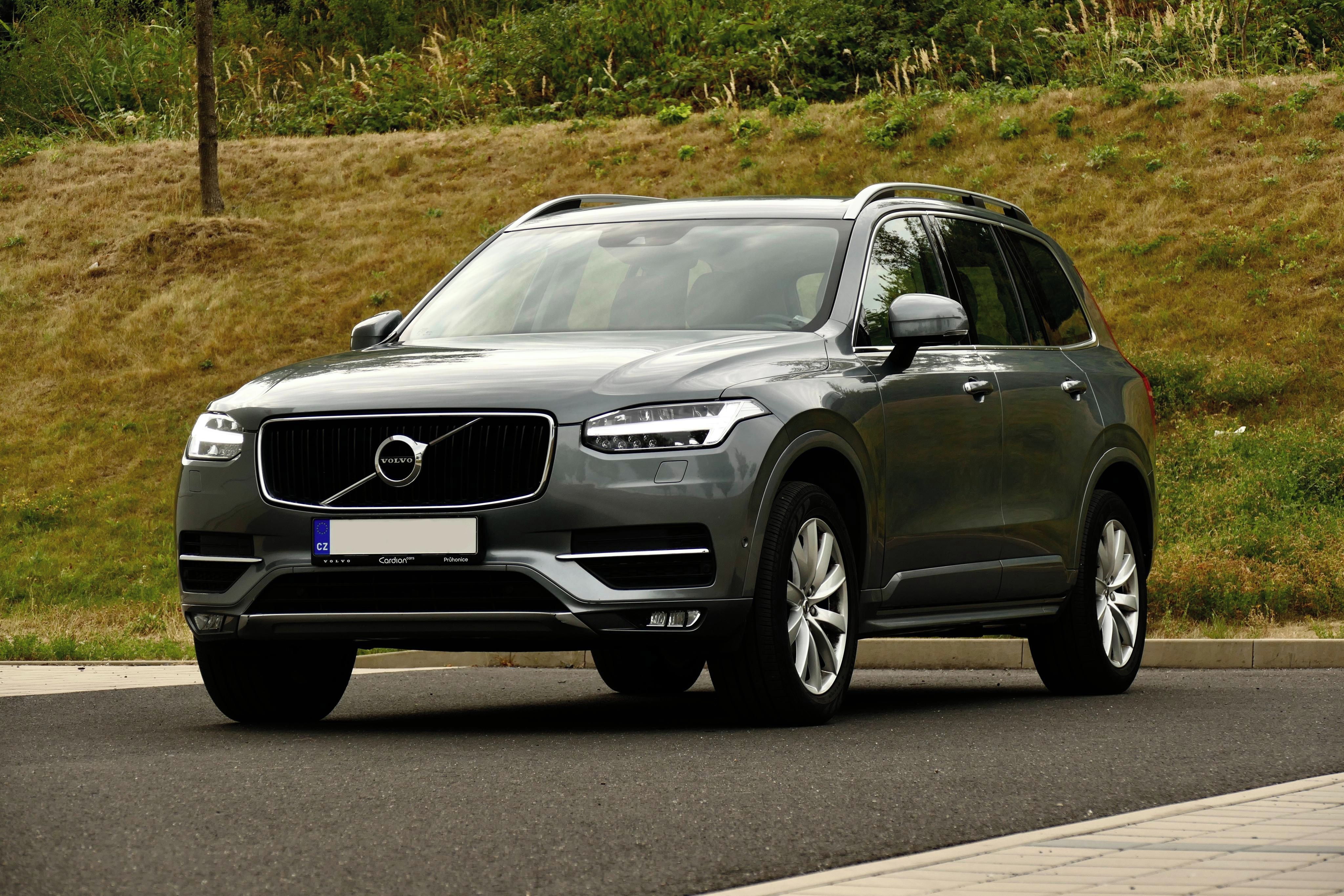 Volvo XC90, D5 AWD - 1. maj., DPH, 7 míst - fotka 2