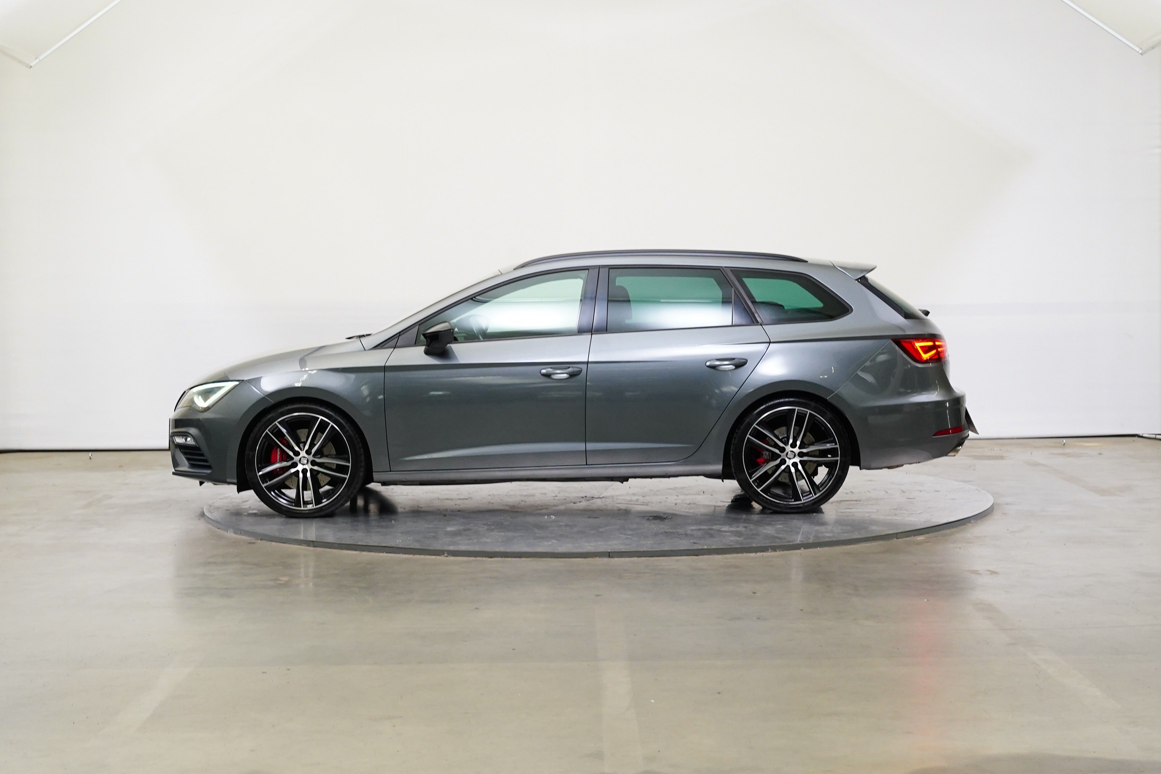 Seat Leon, 2.0 TSI 221 kW DSG ST - fotka 3