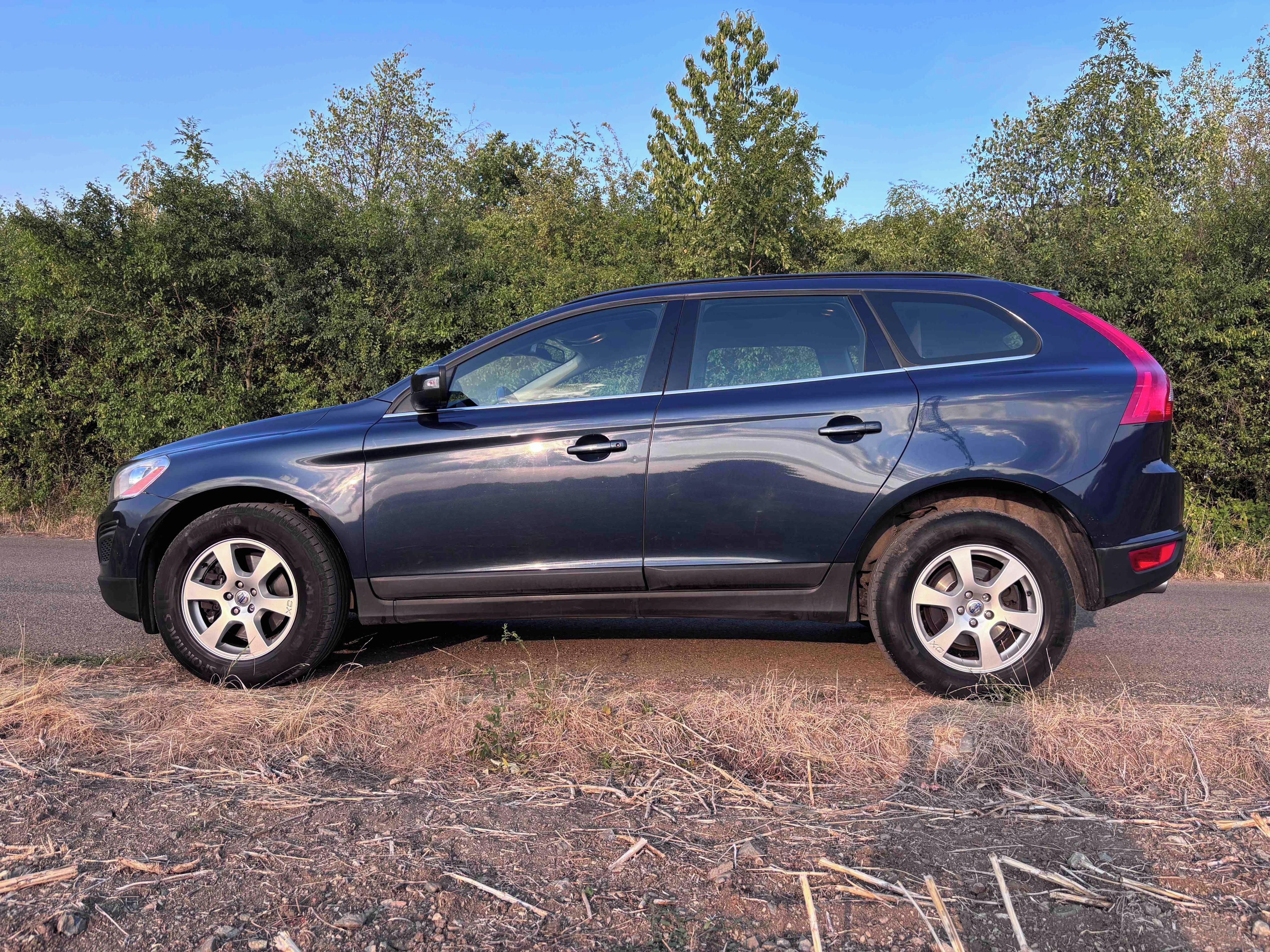 Volvo XC60, Volvo XC60 D4 AWD Momentum - fotka 4