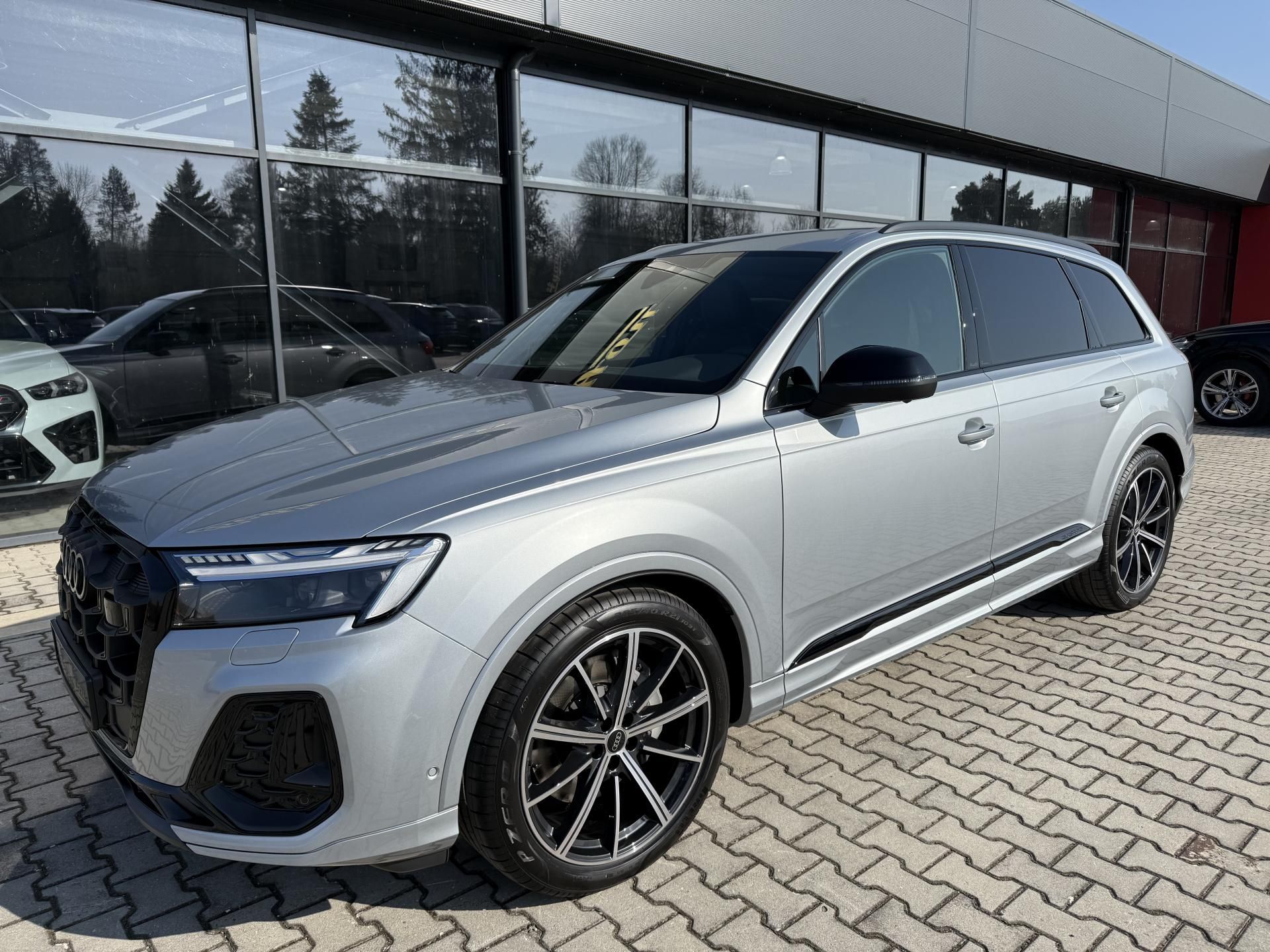Audi Q7, 50TDI 210kW S-LINE 7MÍST NZN!! - fotka 3