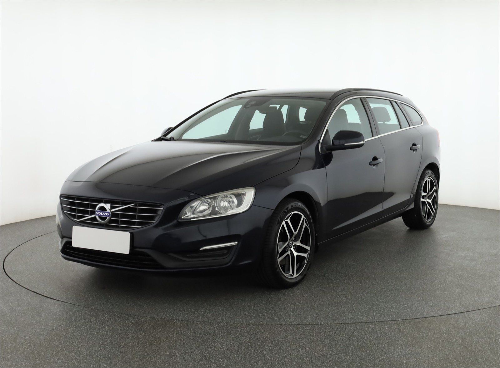 Volvo V60, D3 2.0, Navi, Kožené sedačky - fotka 2