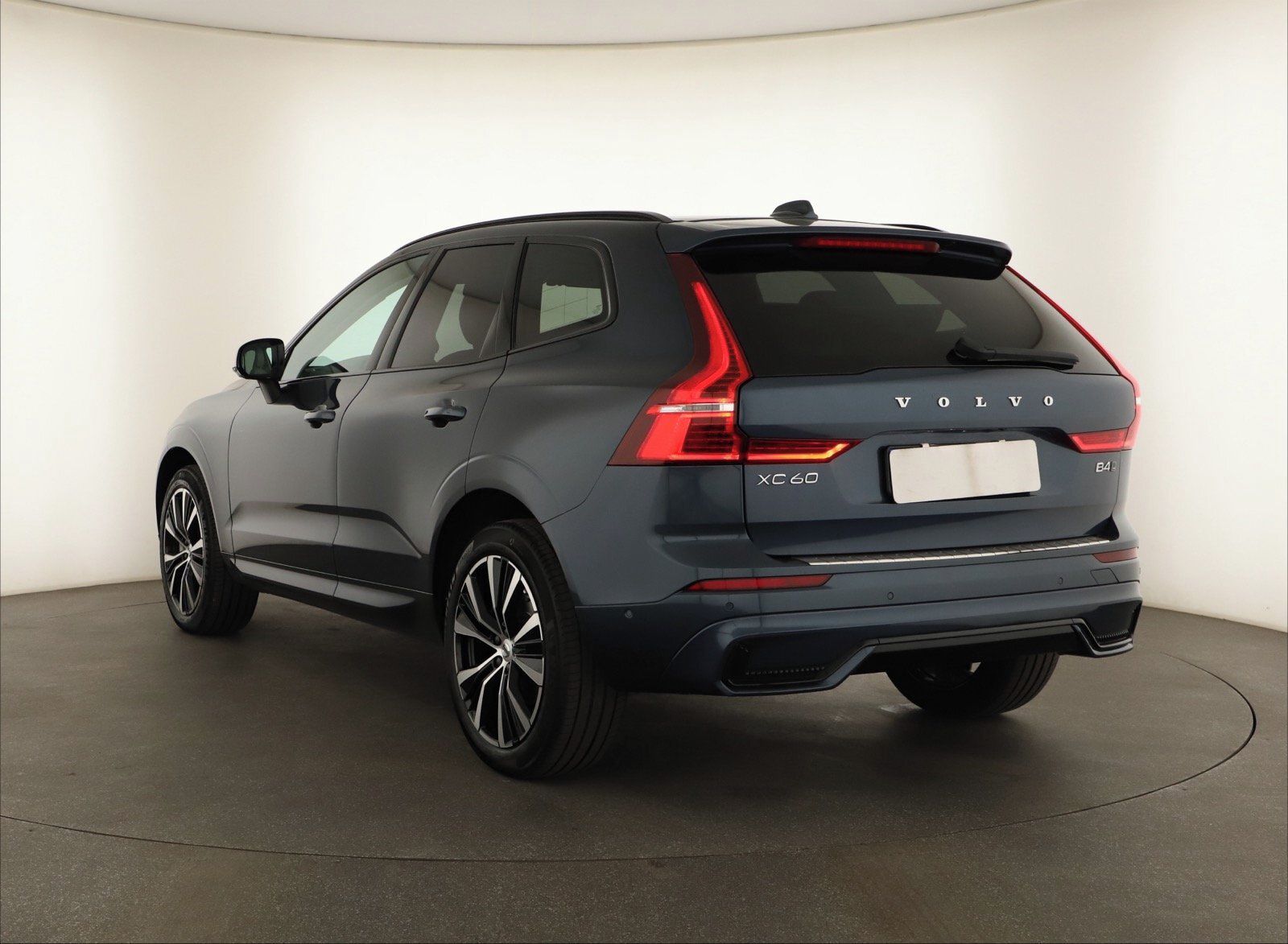 Volvo XC60, B4 AWD - fotka 4