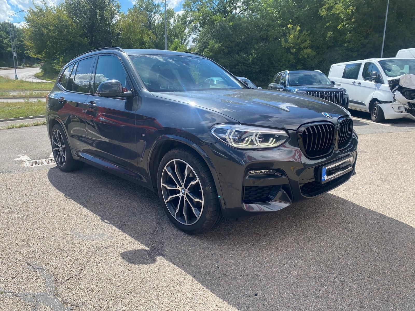 BMW X3, xDrive AT M-Paket, ČR - fotka 2