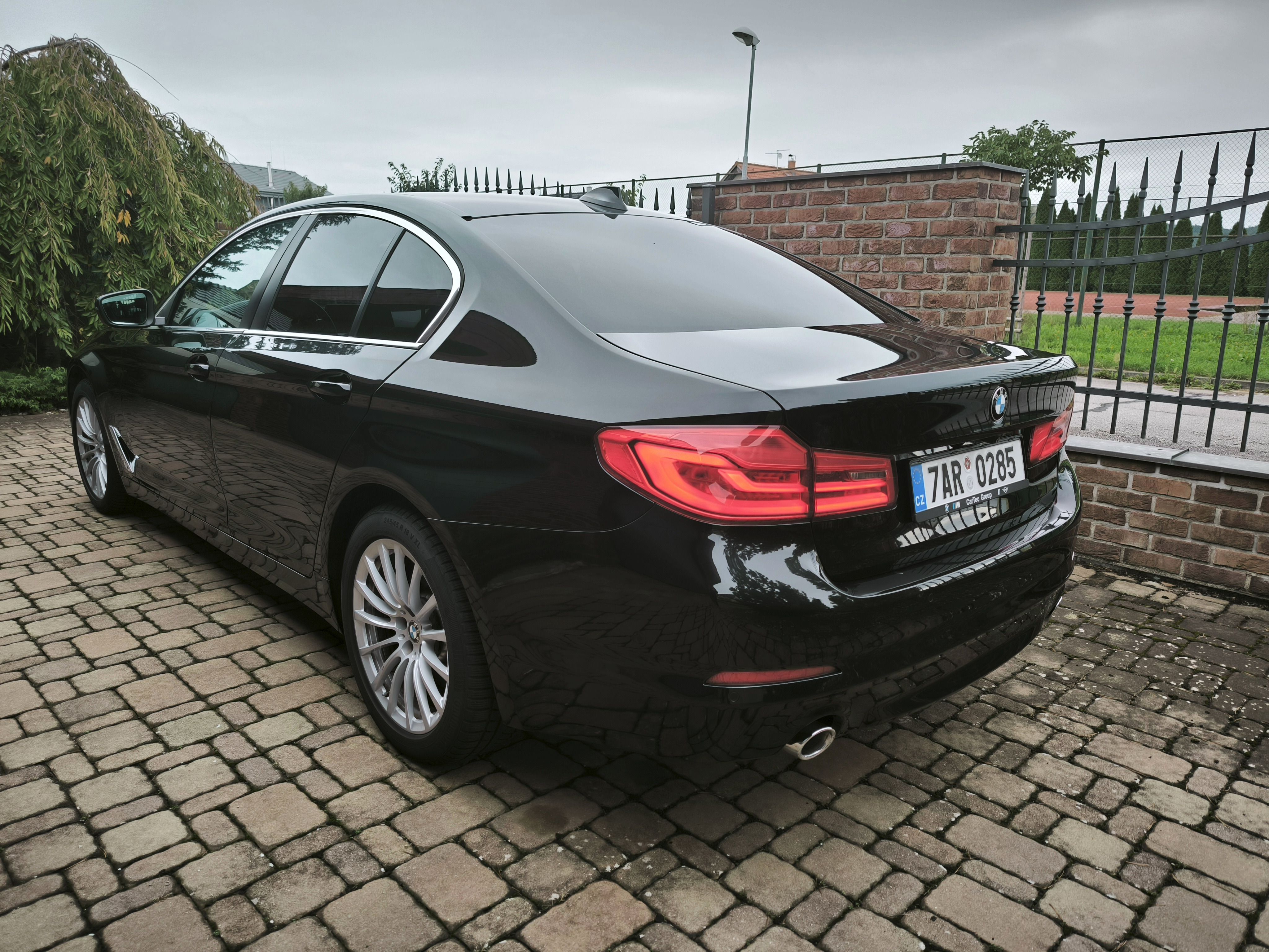BMW Řada 5, 530d xDrive 360°, Soft Close - fotka 4