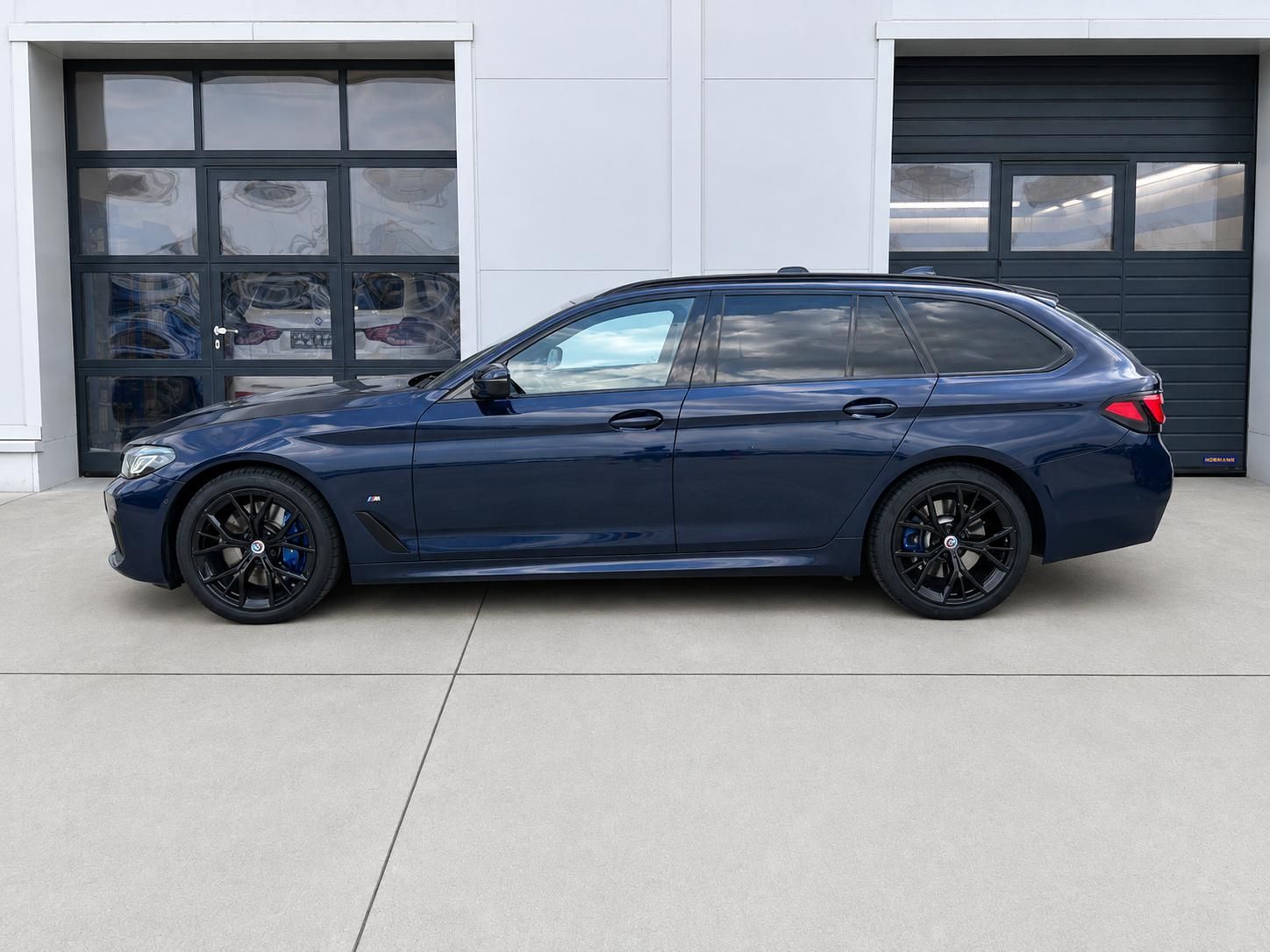 BMW Řada 5, 540i xDrive M-Sport Touring - fotka 3