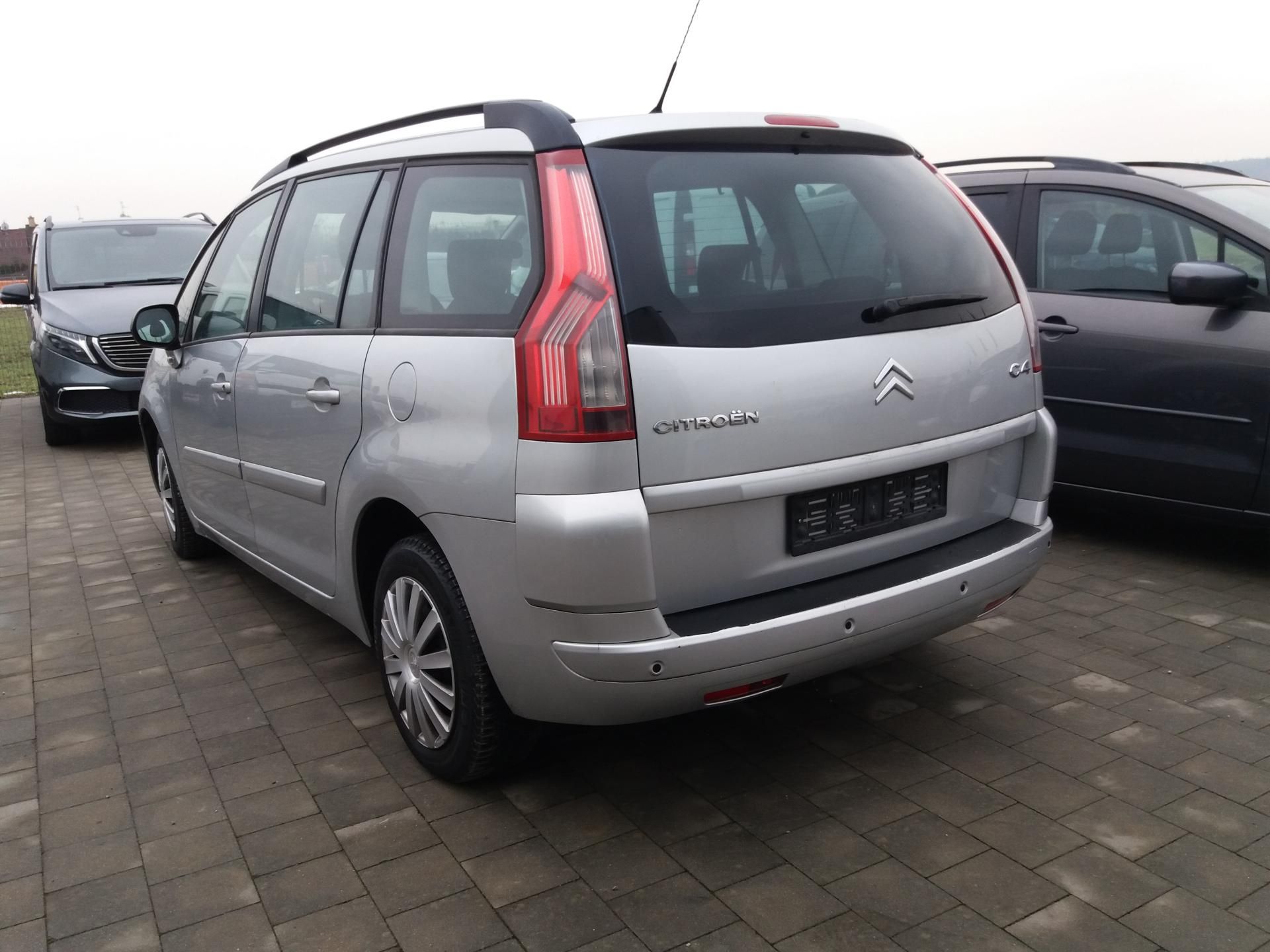 Citroën Grand C4 Picasso, 1.6 16V,7.MÍST,SERV.KNÍŽKA!! - fotka 6