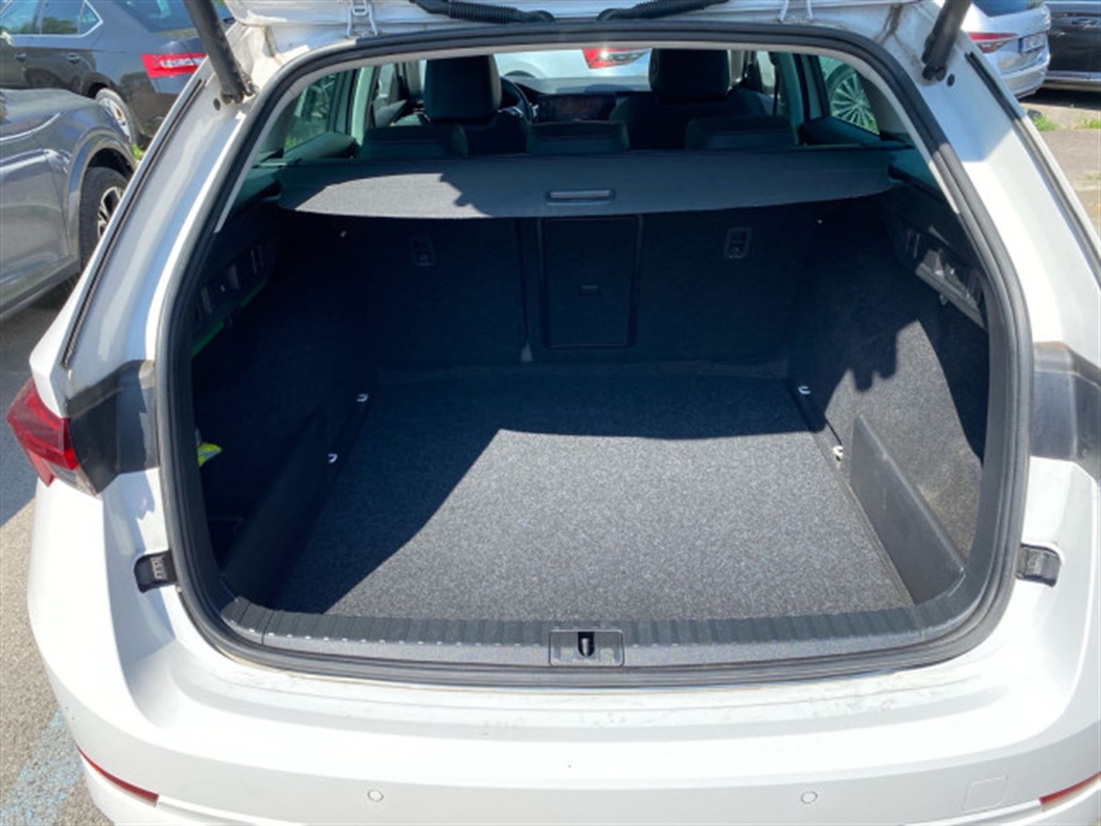 Škoda Octavia, Combi 2.0 TDI DSG Style - fotka 6