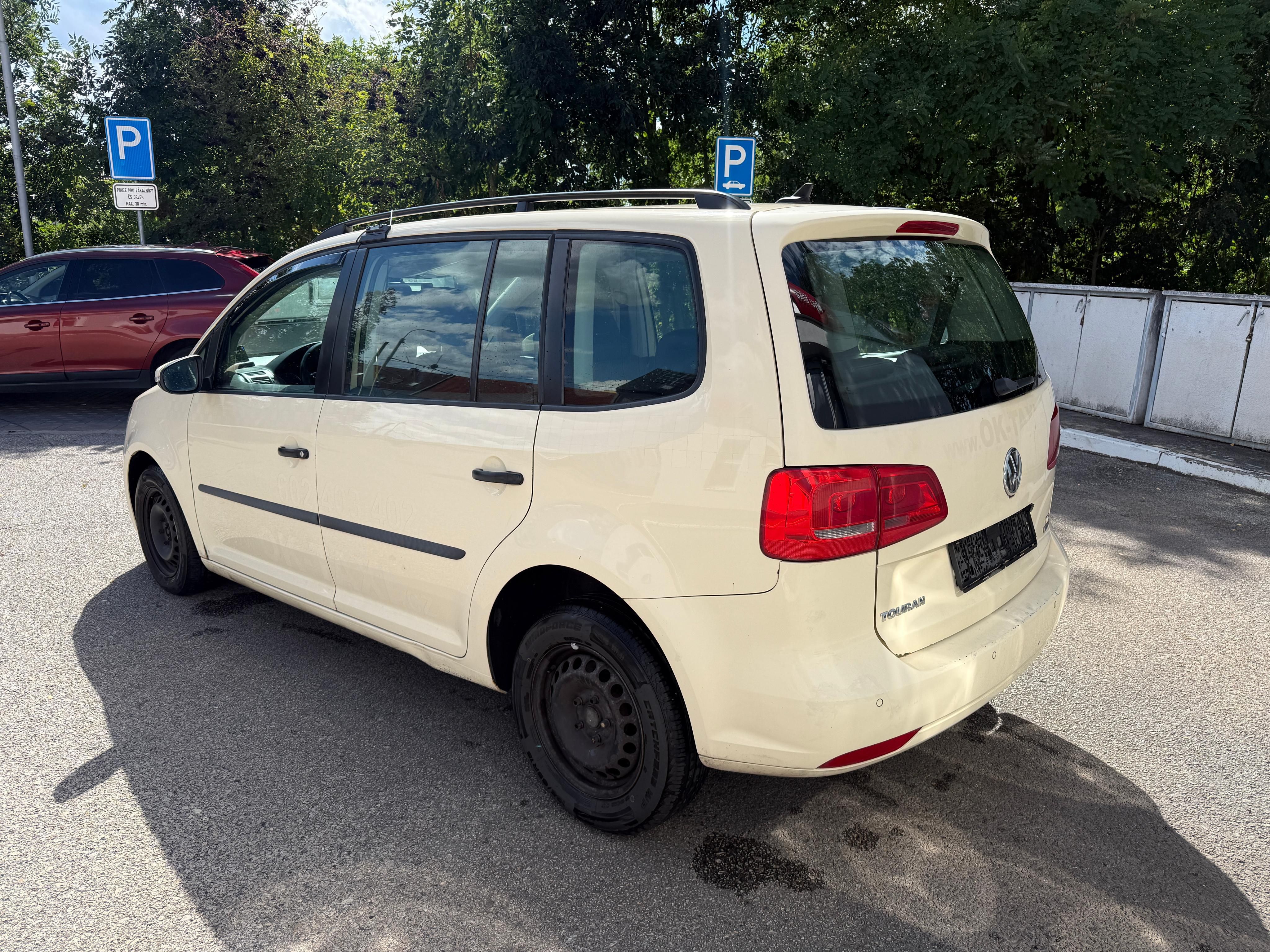 Volkswagen Touran, 1.6 TDI, 7 sedadel, manuál - fotka 5