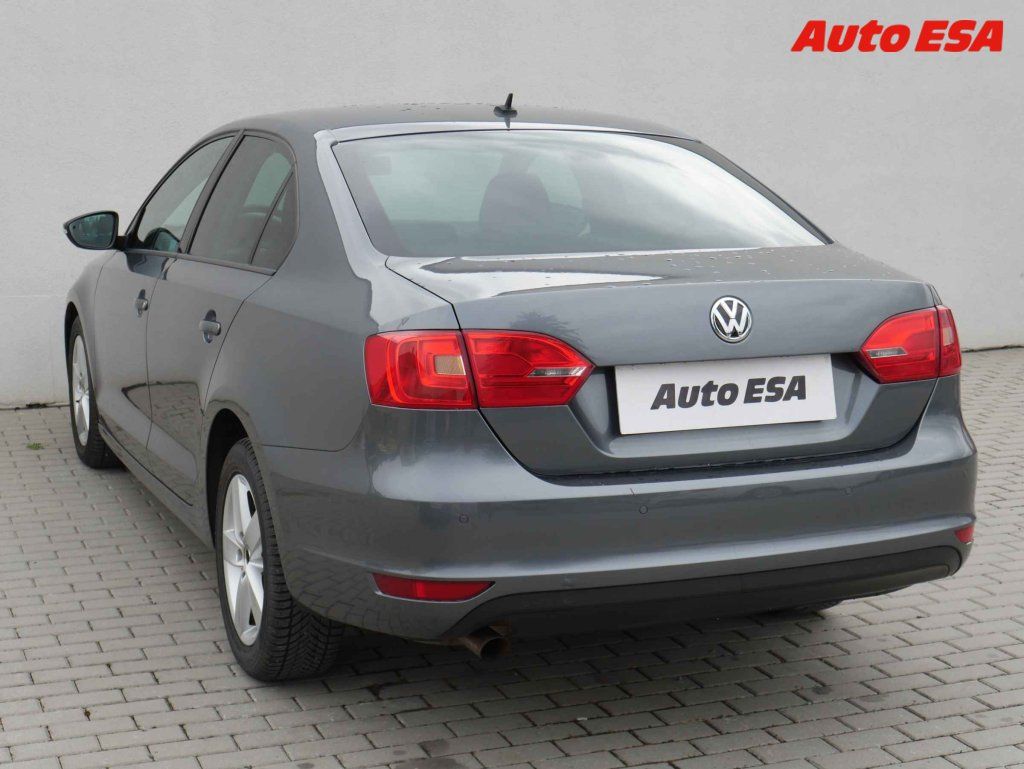 Volkswagen Jetta, 1.2TSI,ČR - fotka 6
