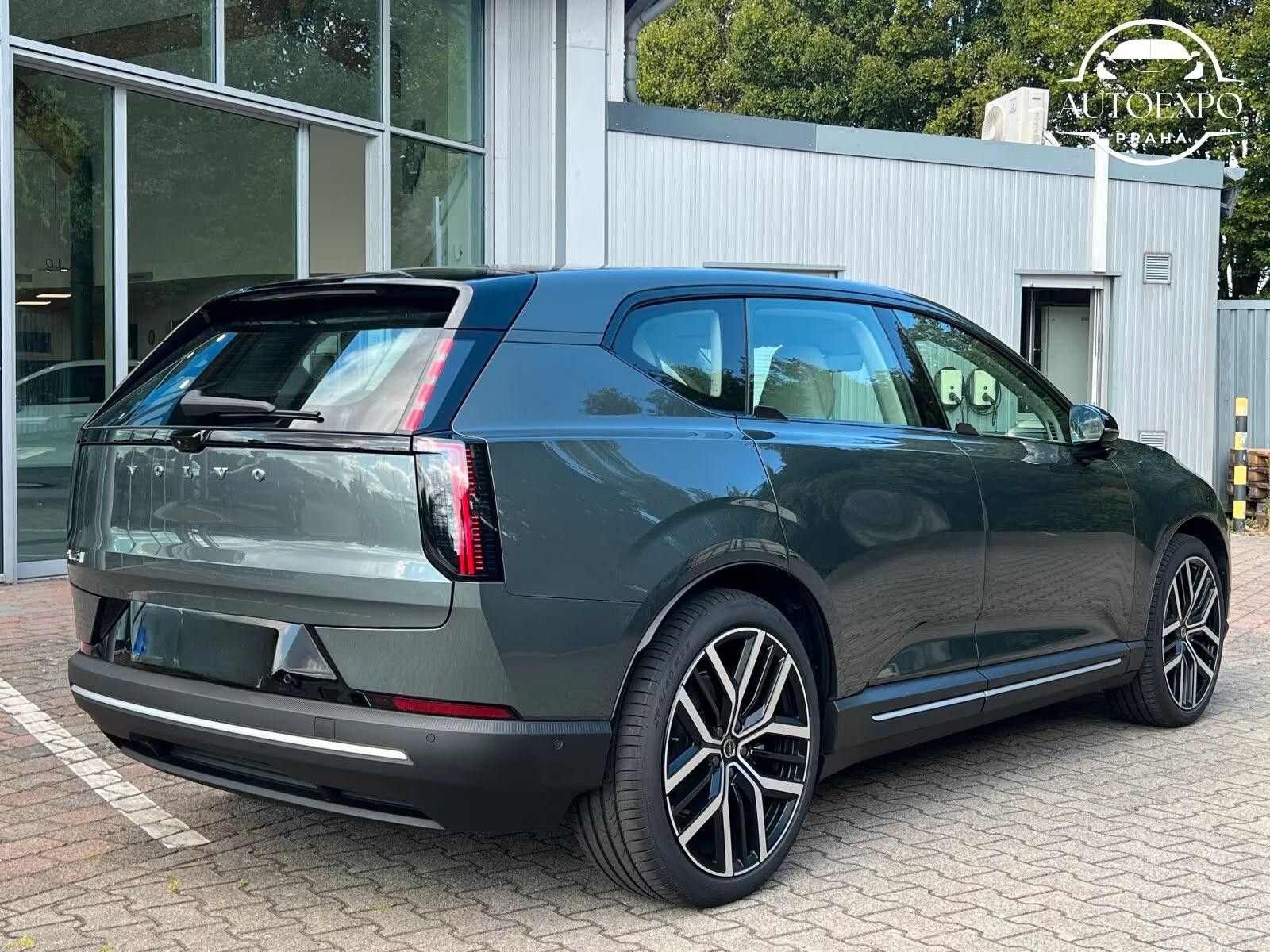 Volvo EX60, P10 AWD Ultra* - fotka 4