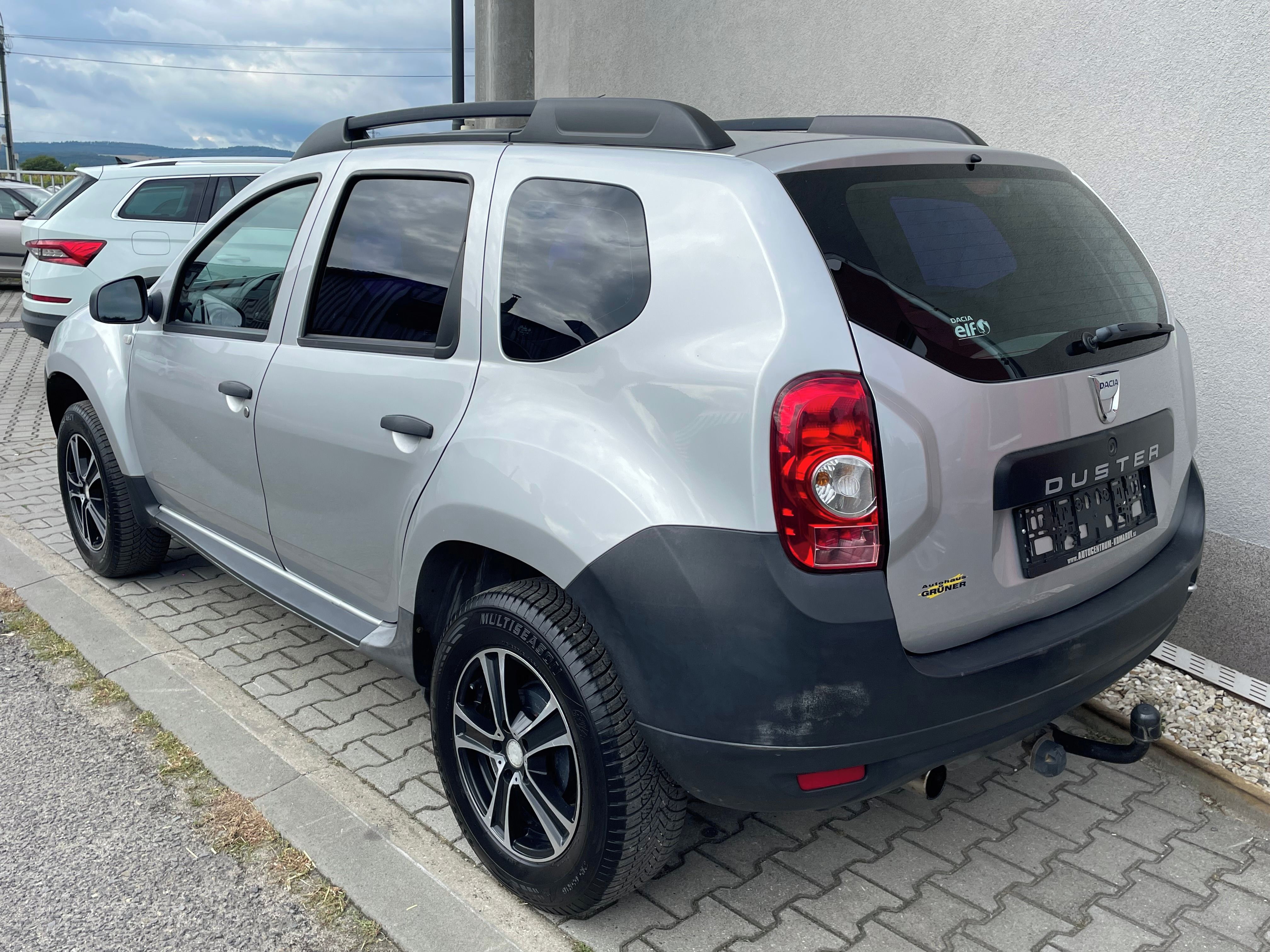 Dacia Duster, 1.6 16v 4x4 1.Majitel Tažné - fotka 3