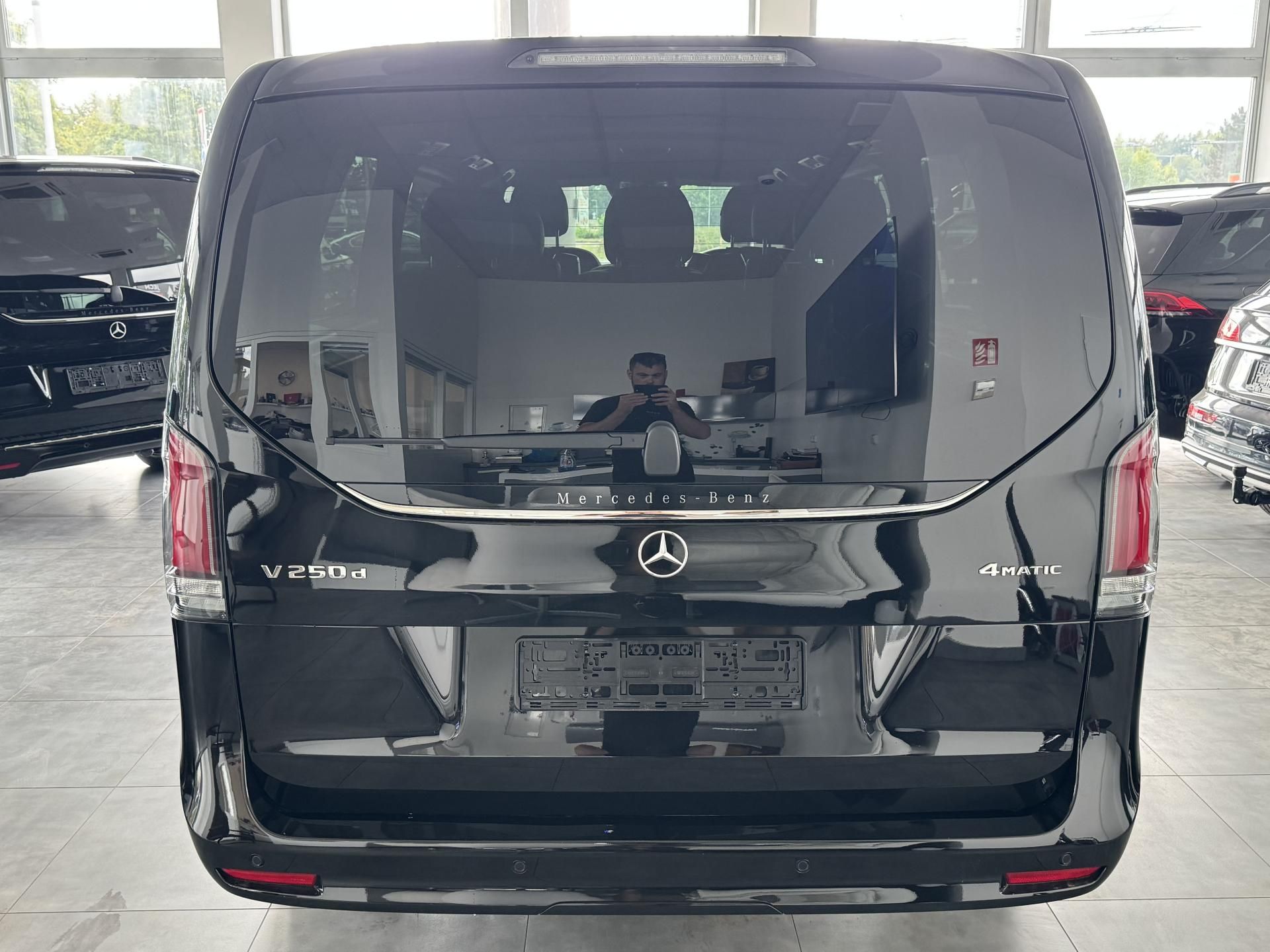 Mercedes-Benz Třídy V, V250d 4M XL Avantgarde - fotka 6