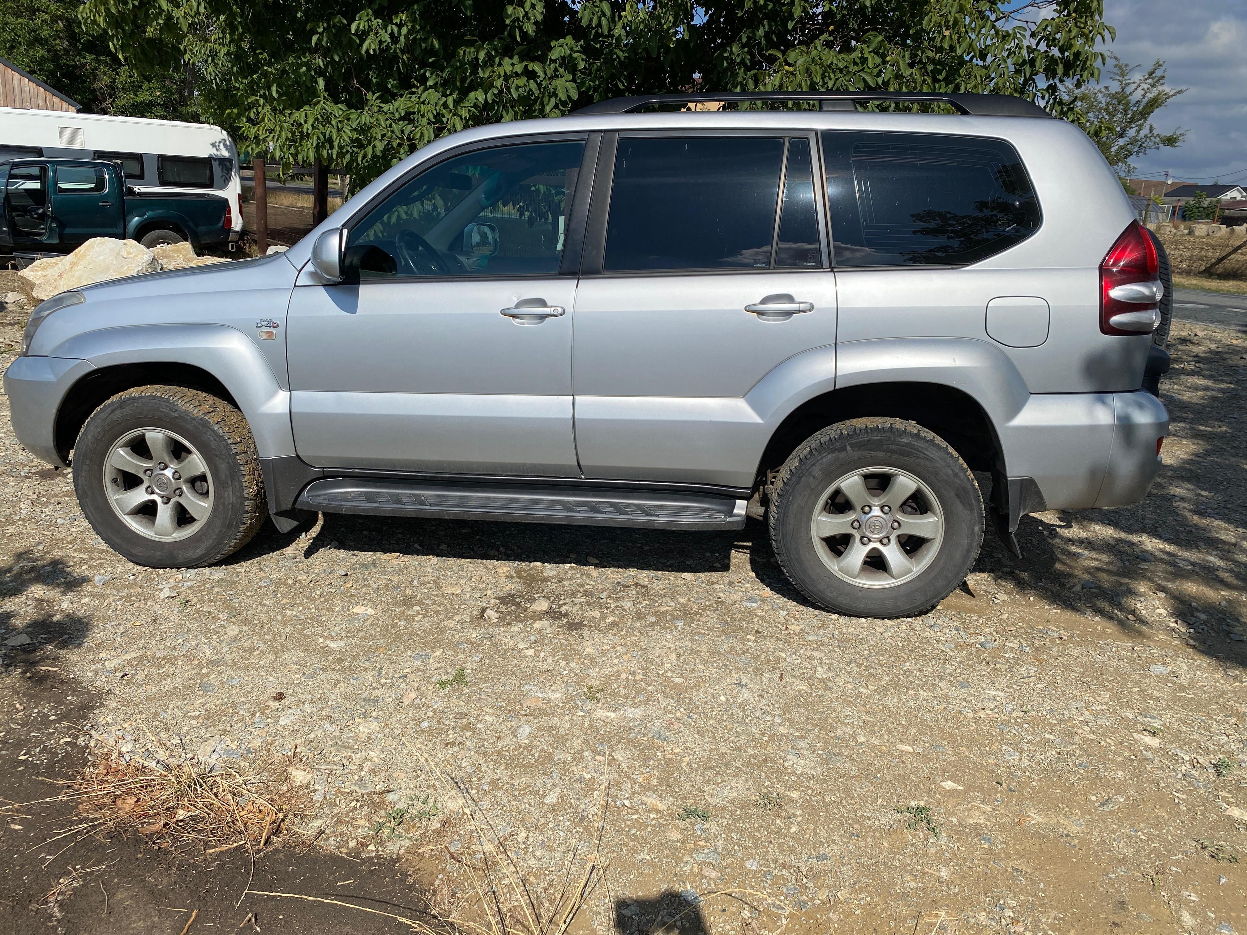 Toyota Land Cruiser, Toyota Land Cruiser 120 3.0 D4 - fotka 2