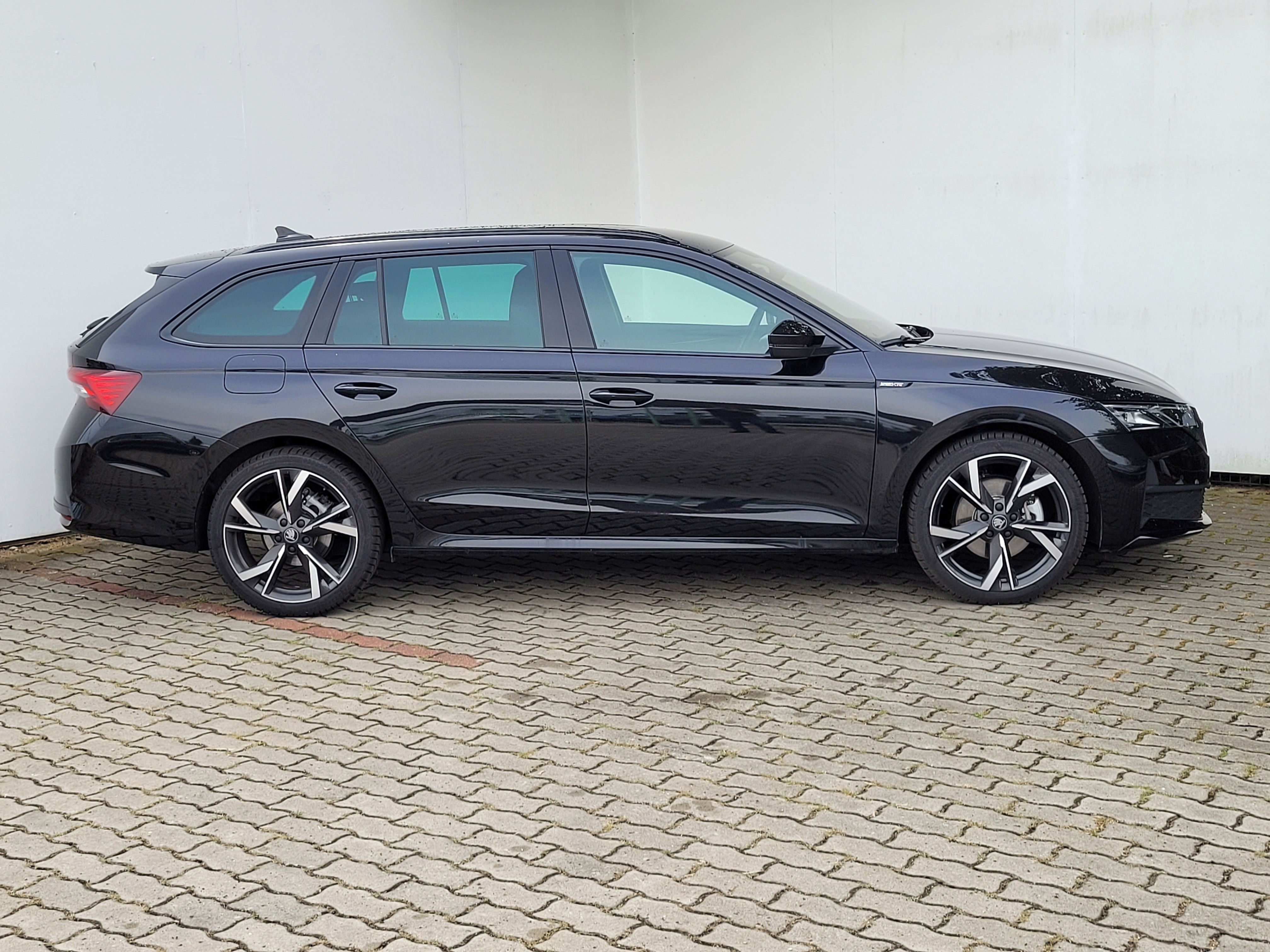 Škoda Octavia, 1.5 TSI 110 kW DSG SportLine - fotka 4