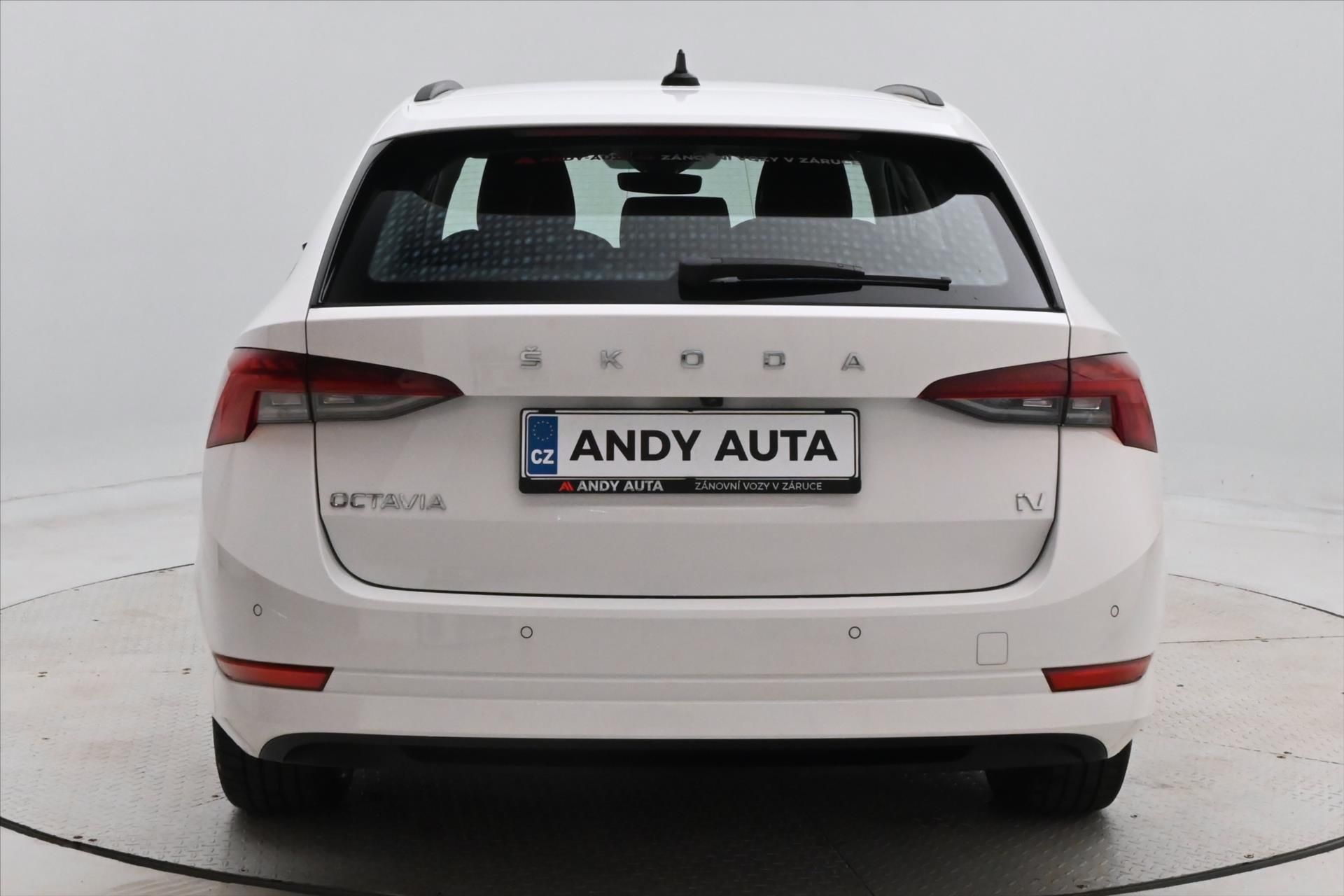 Škoda Octavia, 1,4 TSI iV 110 kW DSG Ambition - fotka 6