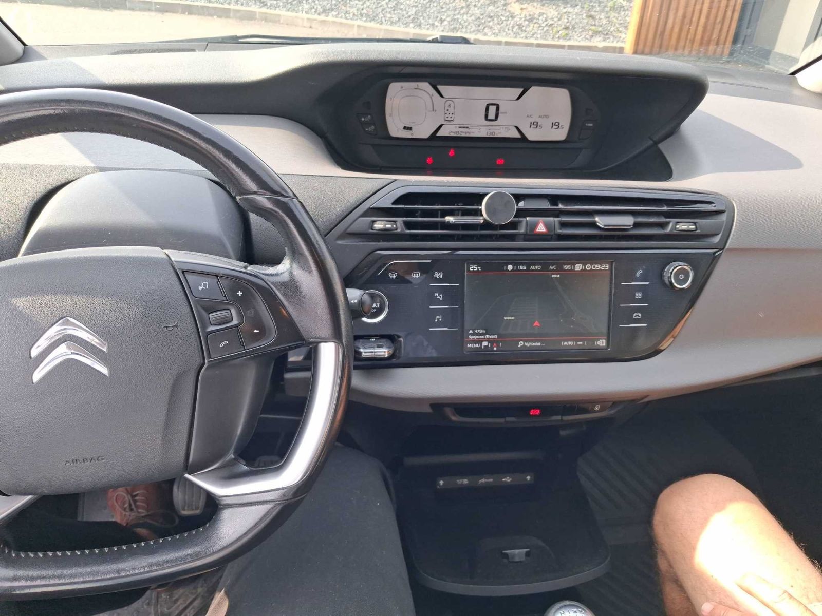 Citroën Grand C4 Picasso, 1.6 BlueHDi, 7 míst, Navi - fotka 3