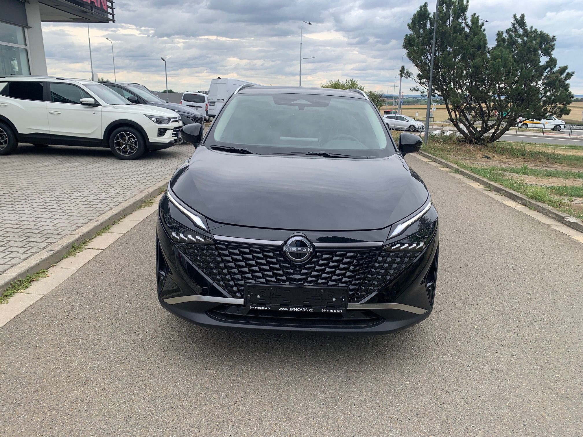 Nissan Qashqai, 1,3 DIG-T X-Tronic N-Connecta - fotka 2