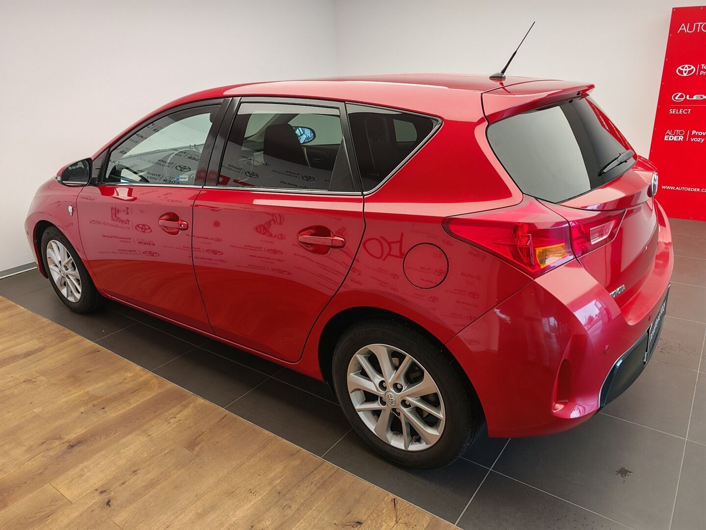 Toyota Auris, 1.3 Dual VVT-i Active - fotka 6