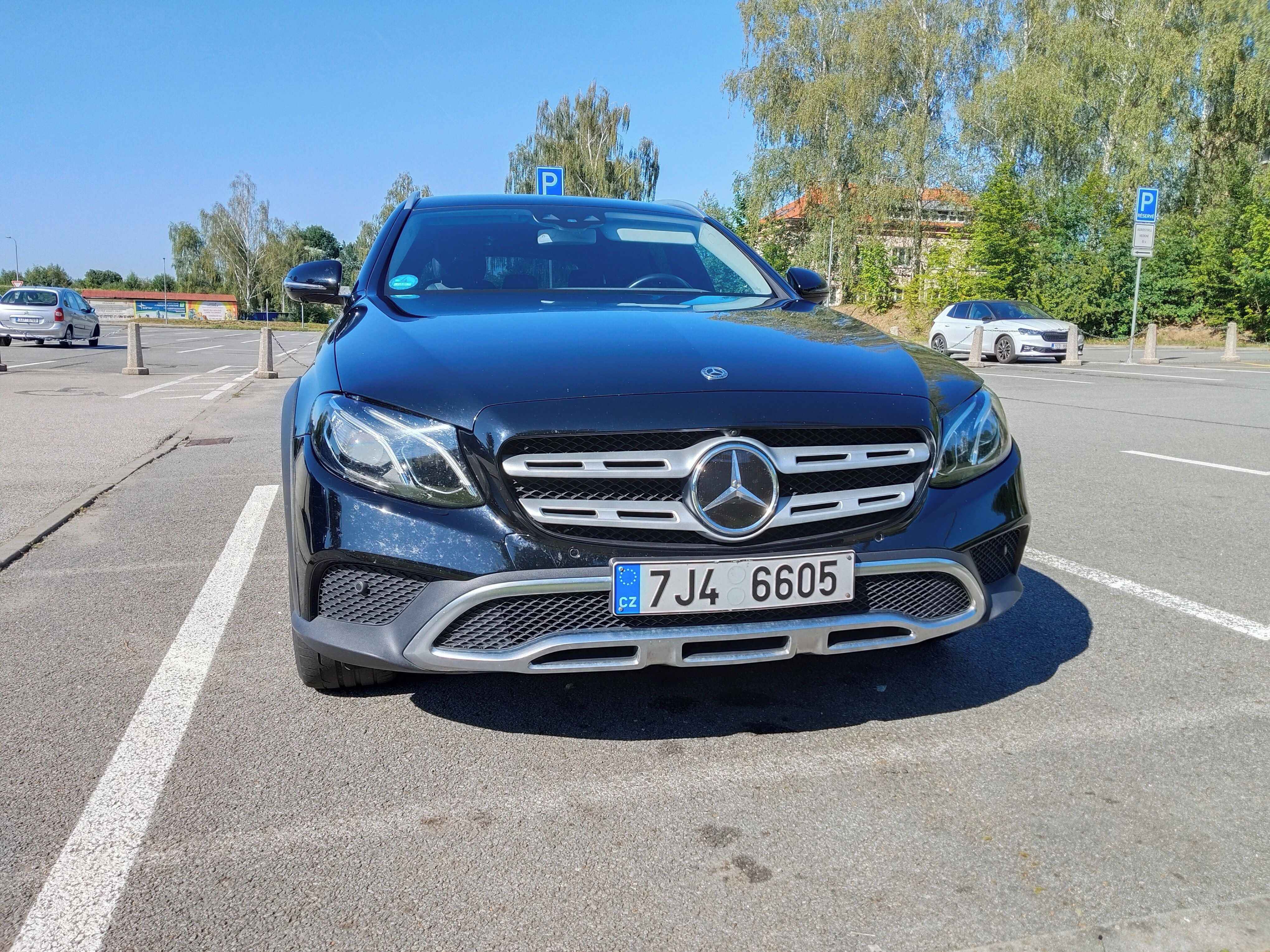 Mercedes-Benz Třídy E, 220 d 4Matic All-Terrain - fotka 4