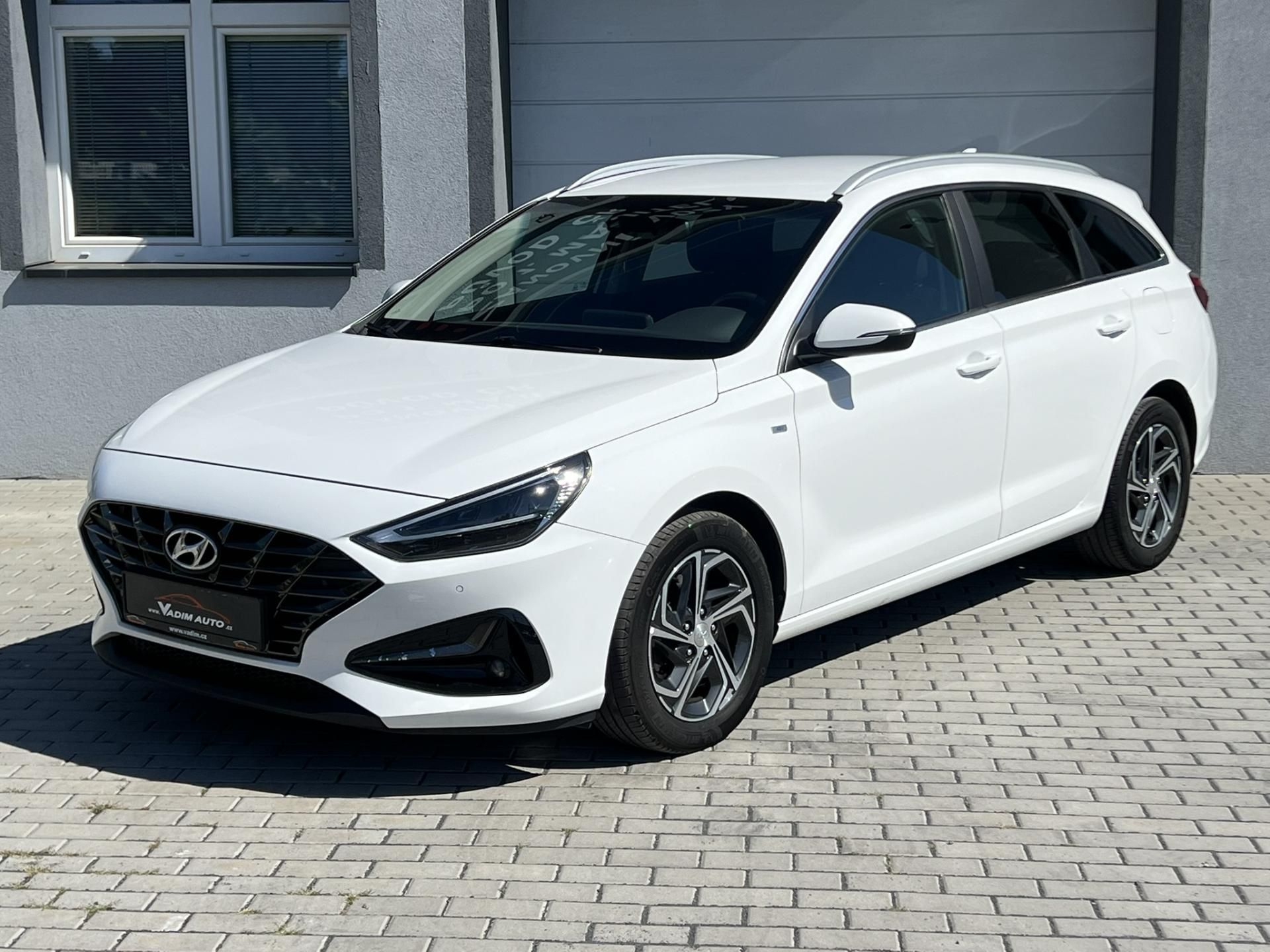 Hyundai i30, 1.5T-GDi 118kW SMART KAMERA - fotka 2