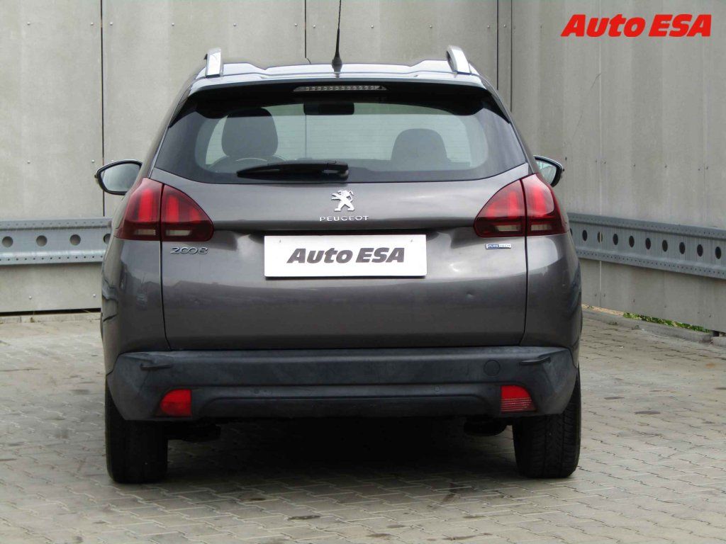 Peugeot 2008, 1.2 VTi - fotka 5