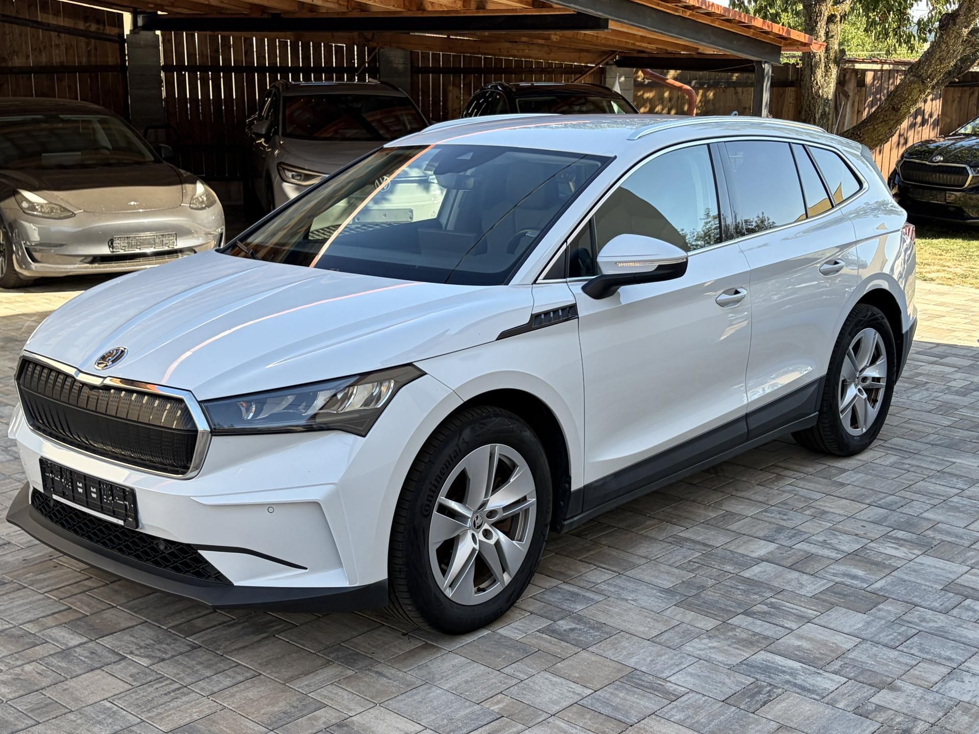 Škoda Enyaq, 80, SOH 96%, tazne, TČ,