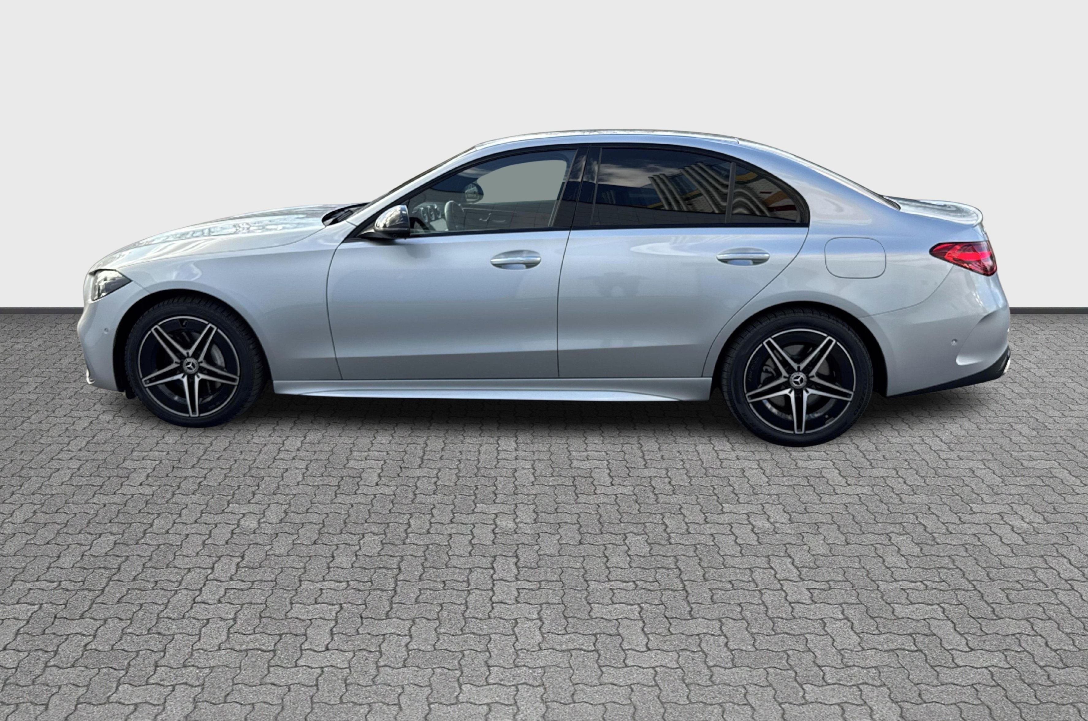 Mercedes-Benz Třídy C, C400e 4MATIC plug-in AMG Premi