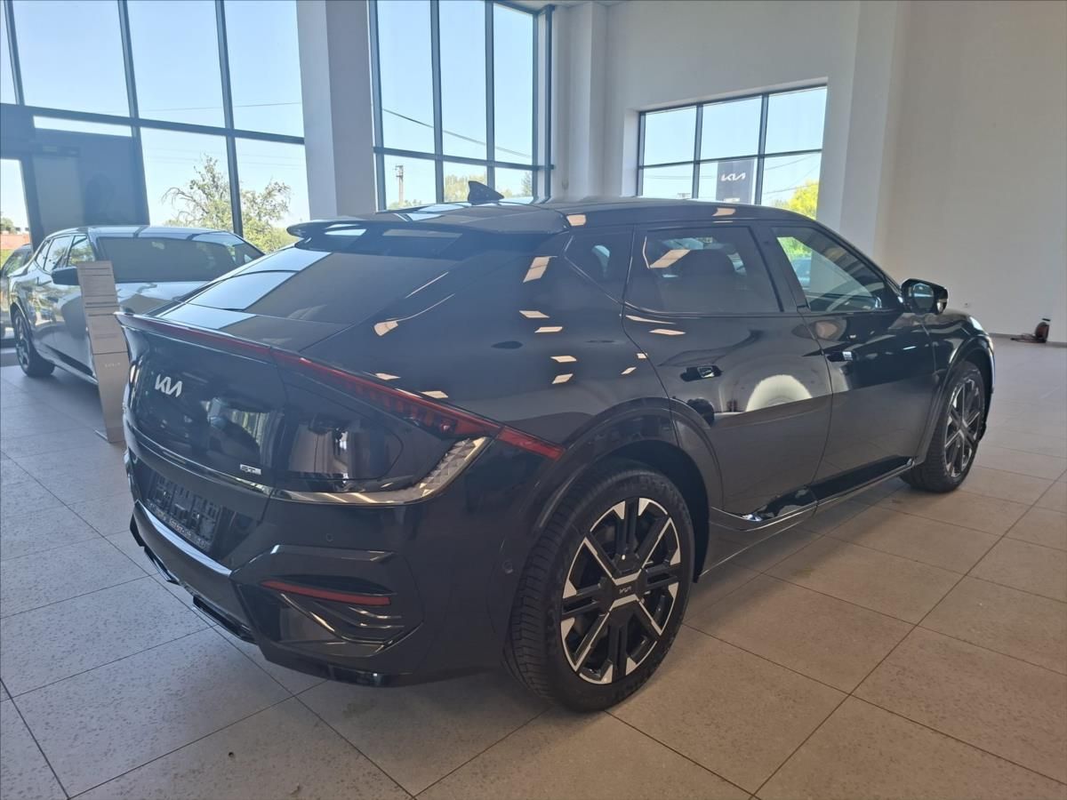 Kia EV6, 4x2 GT-LINE 168 KW+84 KWH - fotka 4