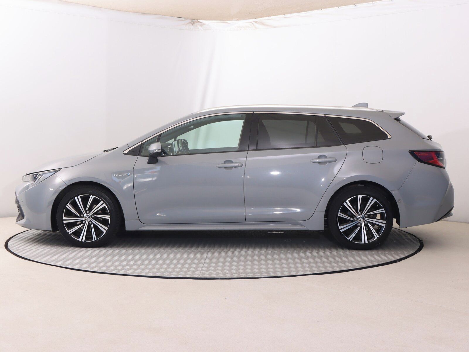 Toyota Corolla, 1.8 Hybrid, Comfort, Automat - fotka 3