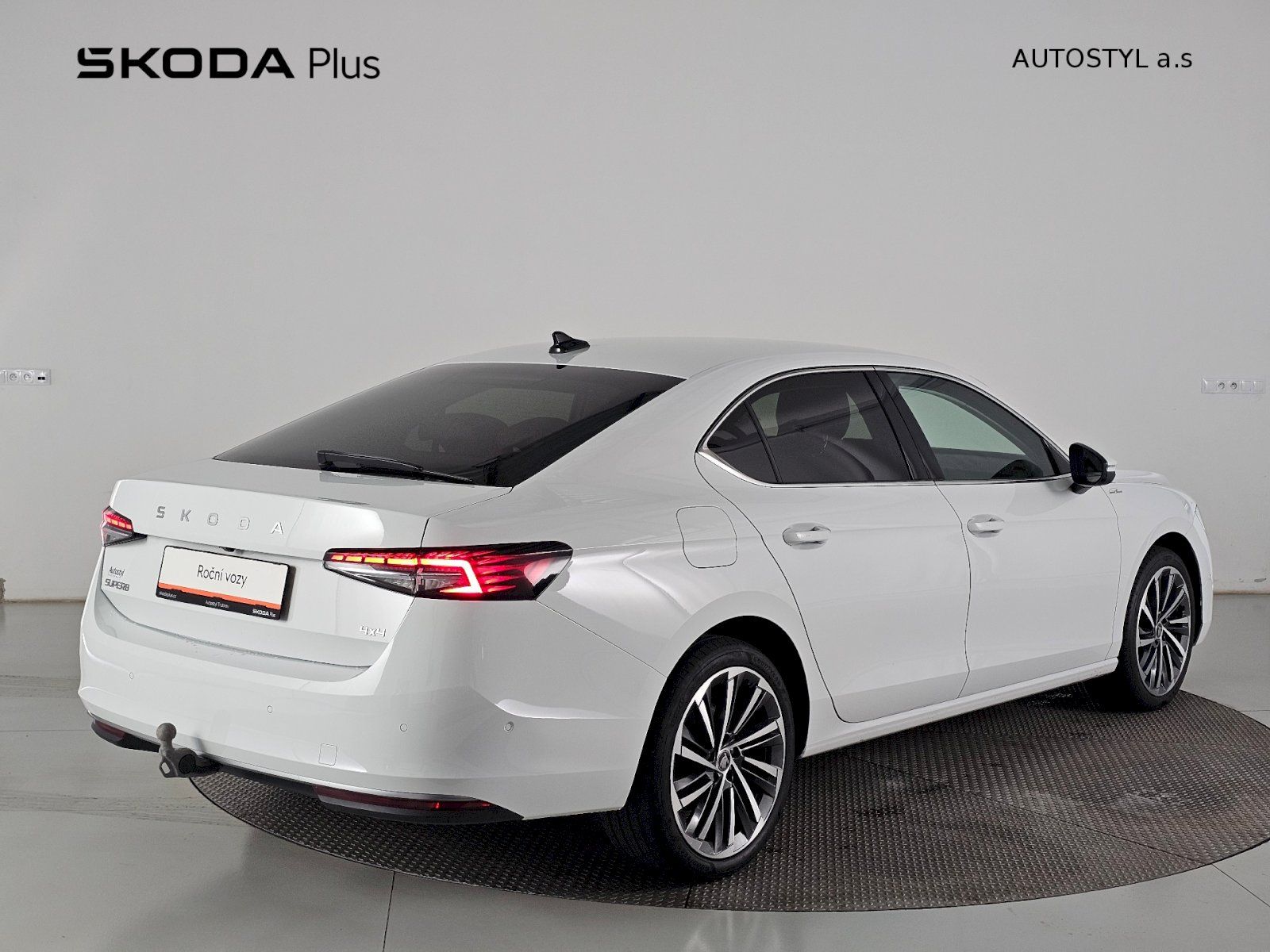 Škoda Superb, 2.0TDI 142kW 4x4 DSG LAURIN A - fotka 2