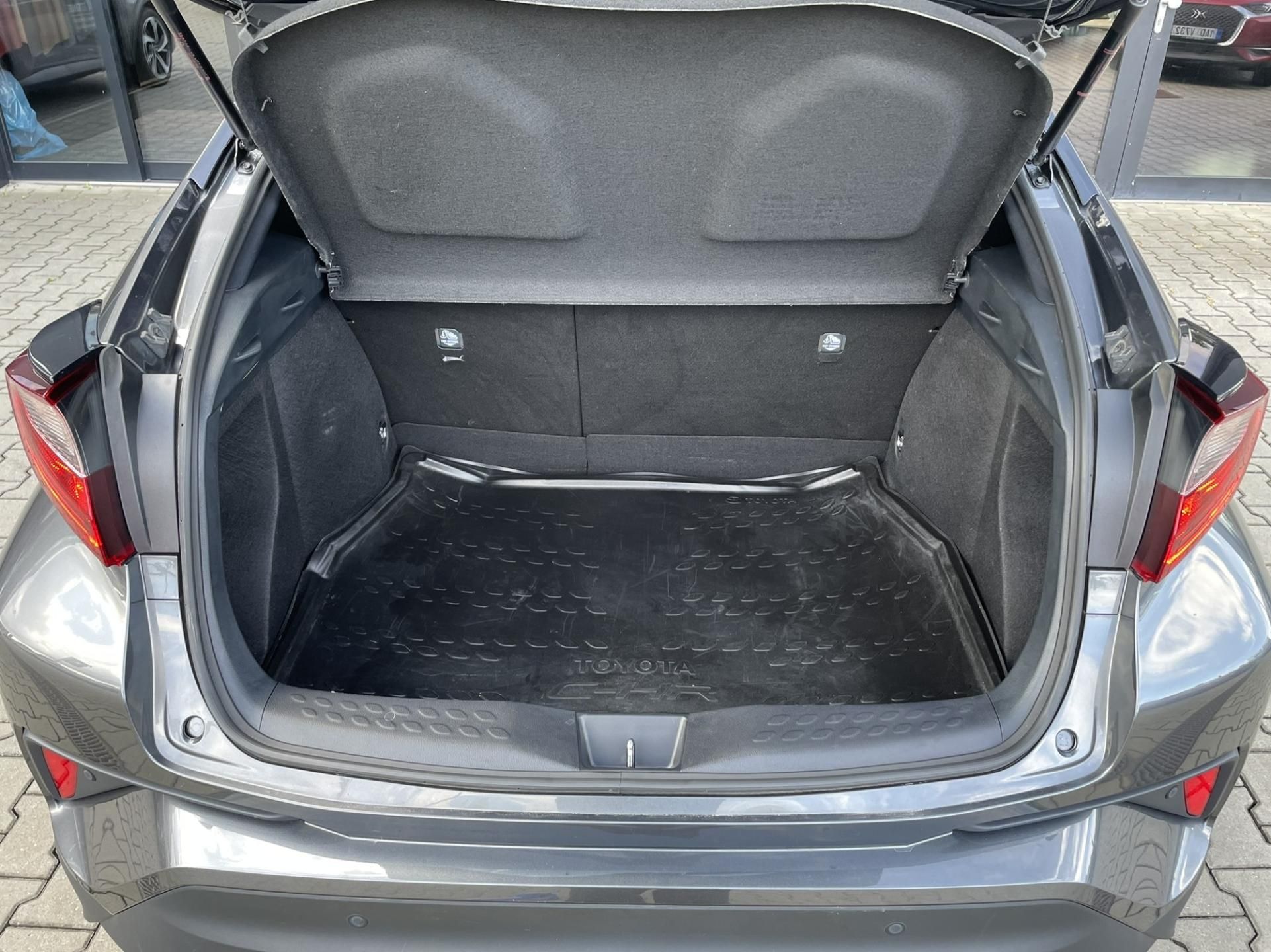 Toyota C-HR, STYLE 1.8 Hyb. 90 kW - fotka 6