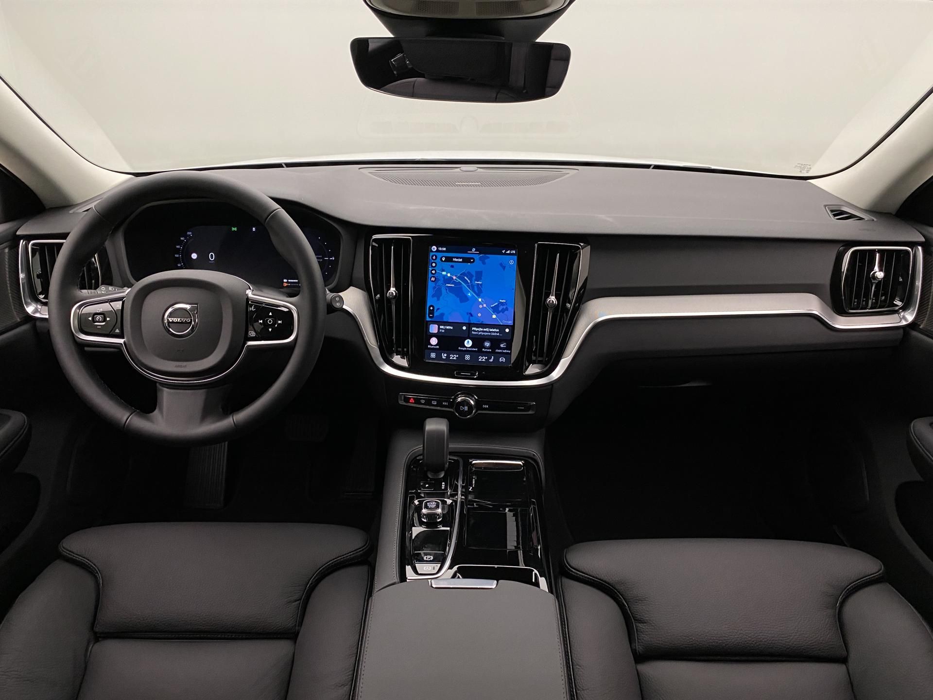 Volvo V60, T6 AWD Plug-in DARK PLUS - fotka 2