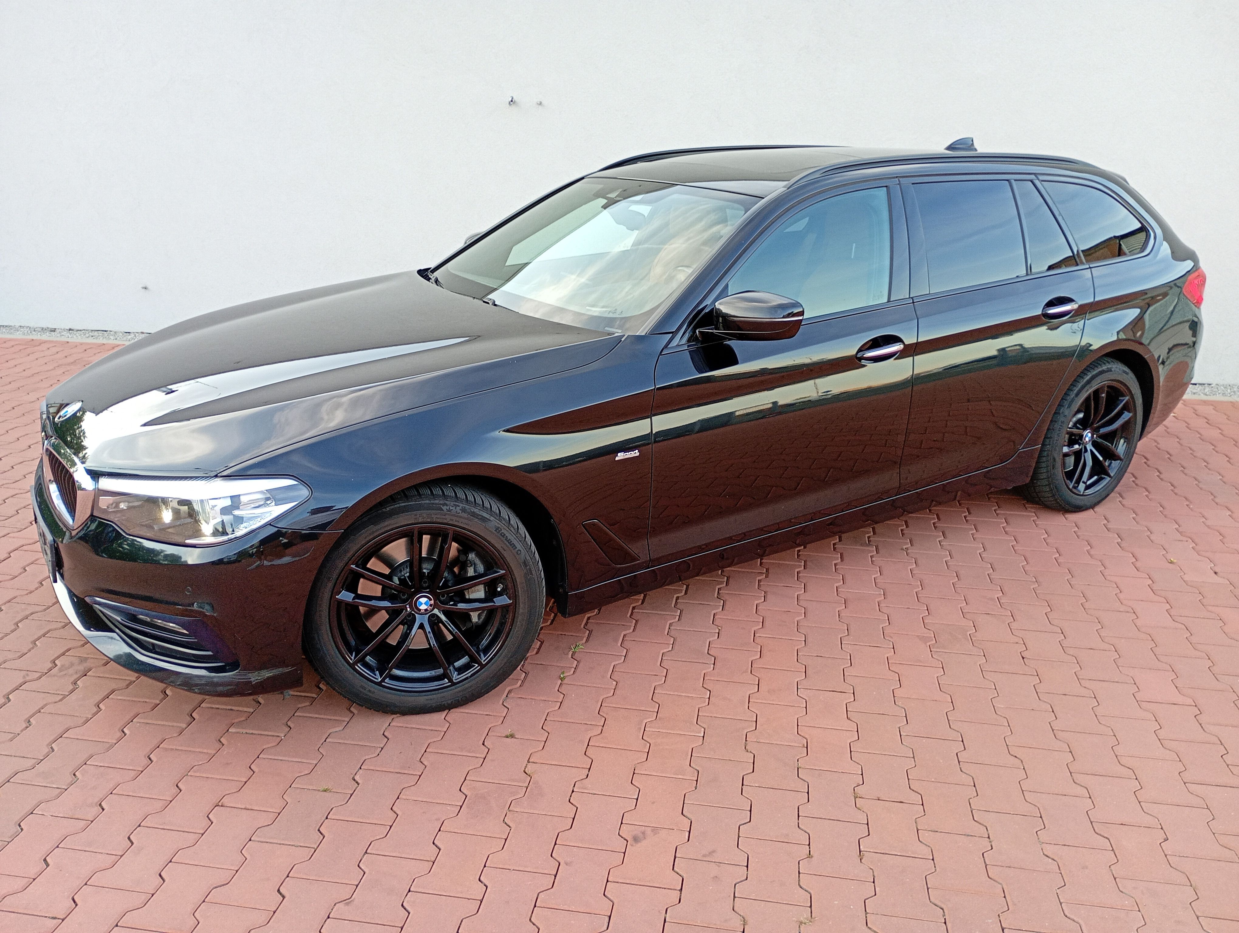 BMW Řada 5, 530xd komforty Panorama HIFI - fotka 6