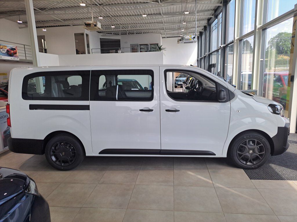 Opel Vivaro, Combi L 2.2 150k MT6 - 9 míst - fotka 3