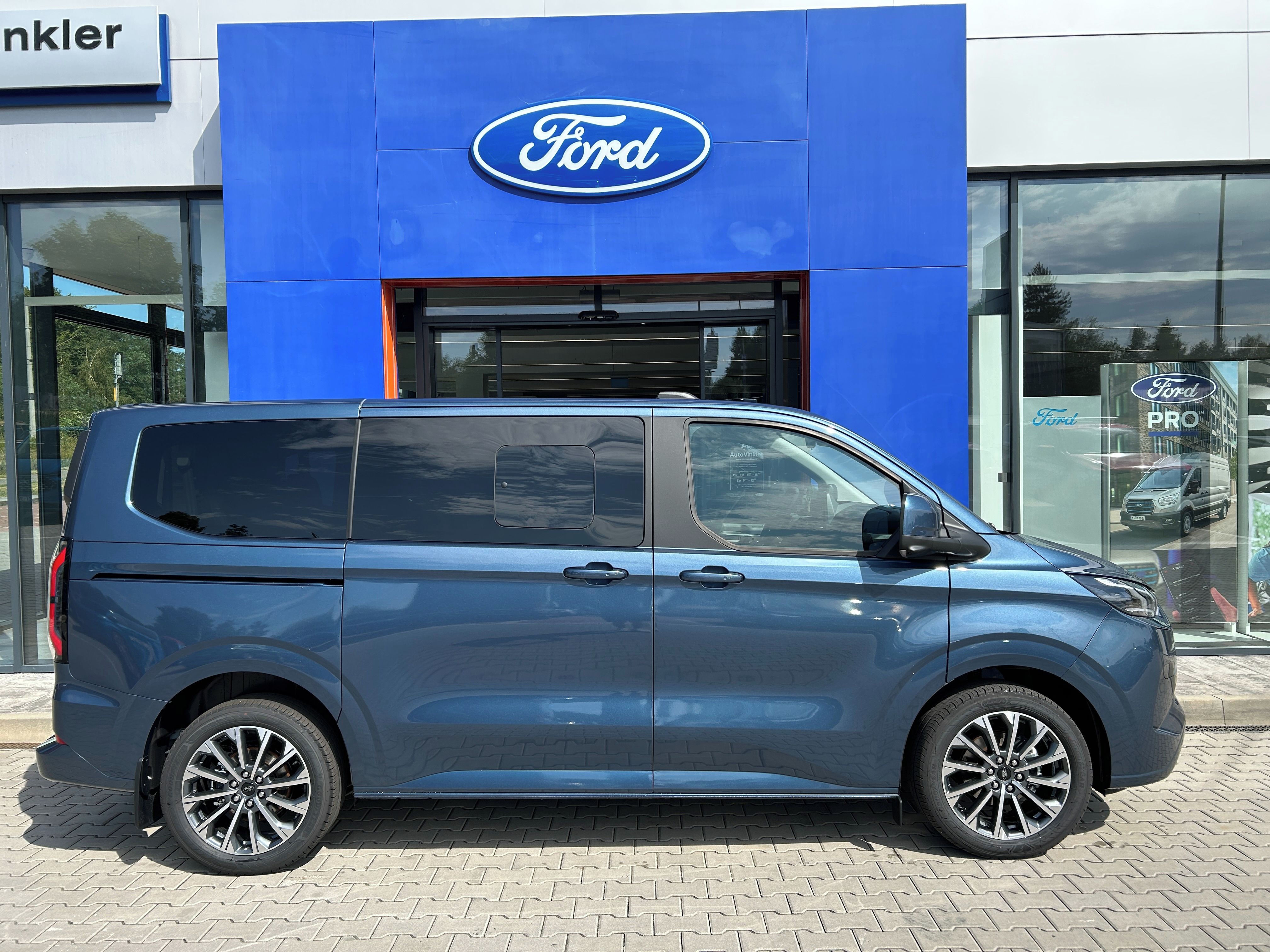 Ford Tourneo Custom, Titanium X L1 2.5 PHEV 171kW - fotka 5