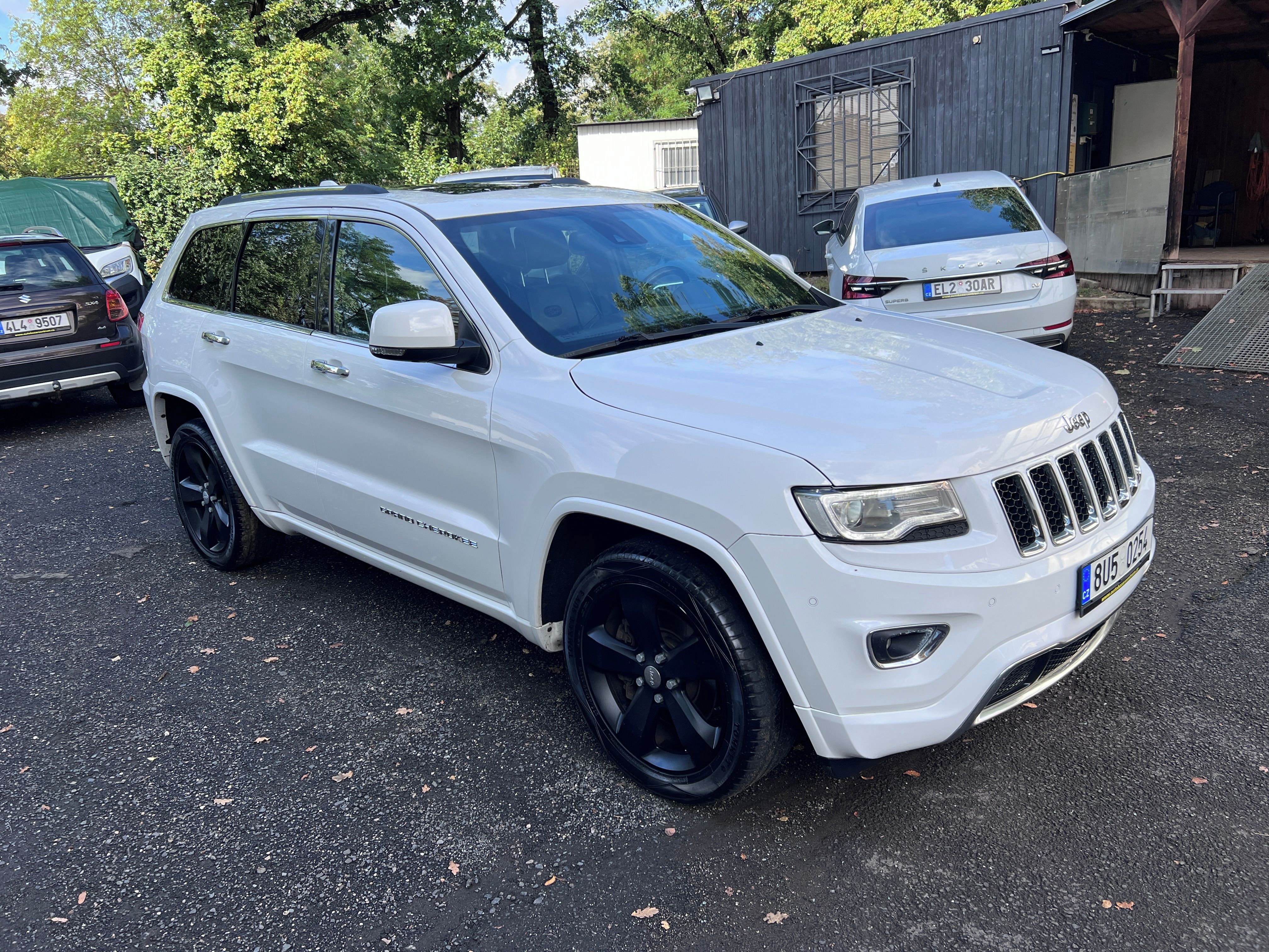 Jeep Grand Cherokee, Overland 3,0 CRDi 184 Kw - fotka 3