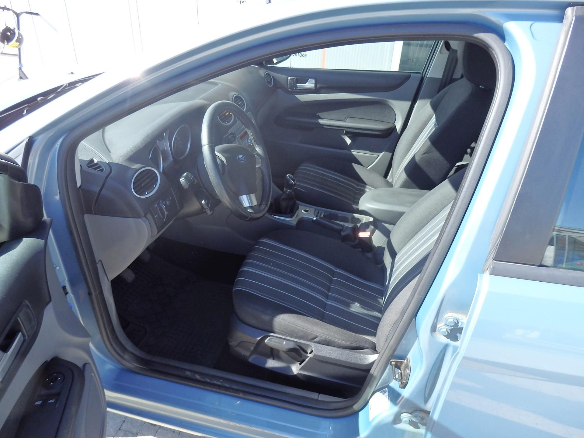 Ford Focus, 1.6i 6x AIRBAG, KLIMATIZACE - fotka 6