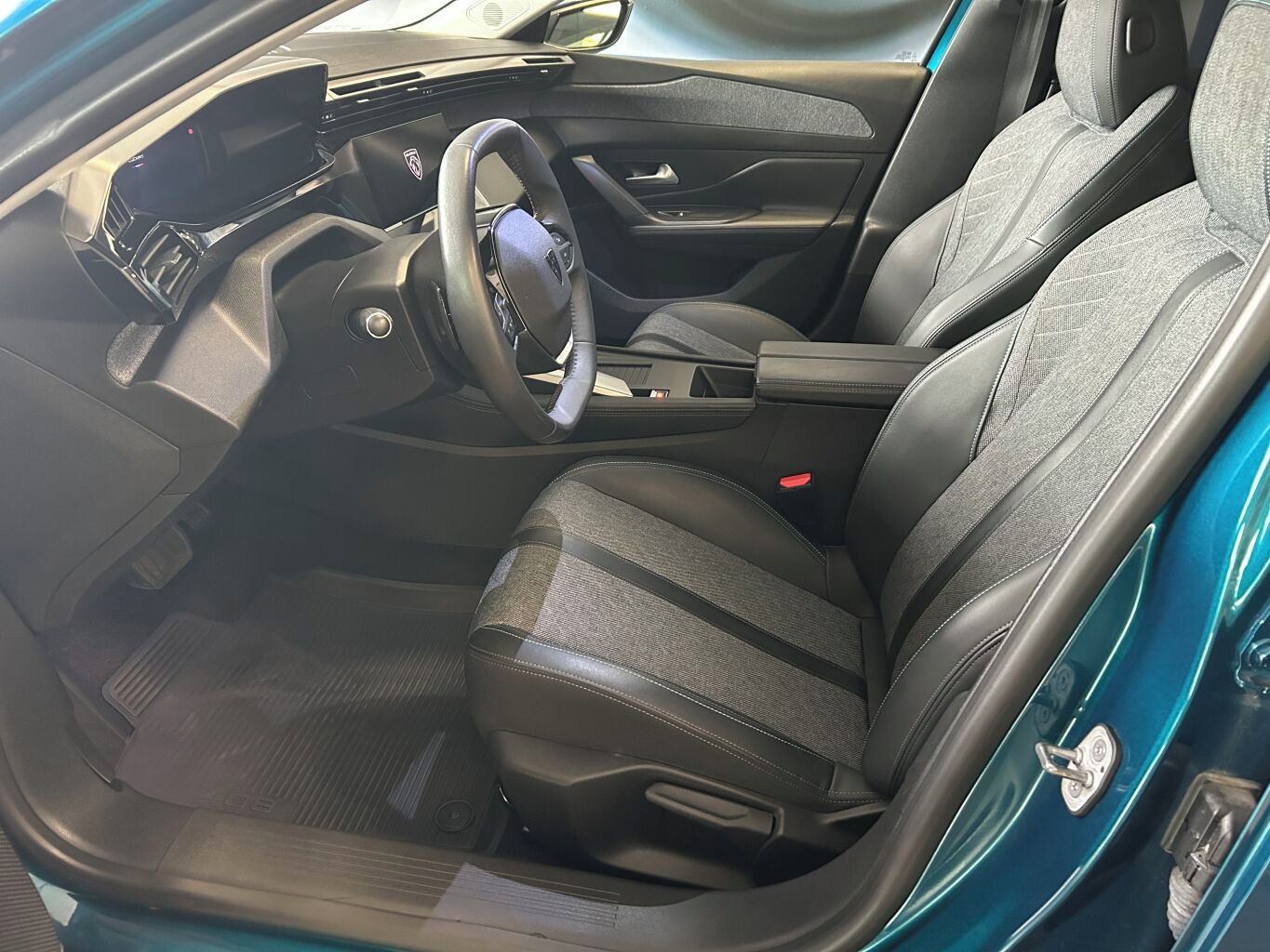 Peugeot 408, ALLURE PureTech 130 S&S EAT8 - fotka 6