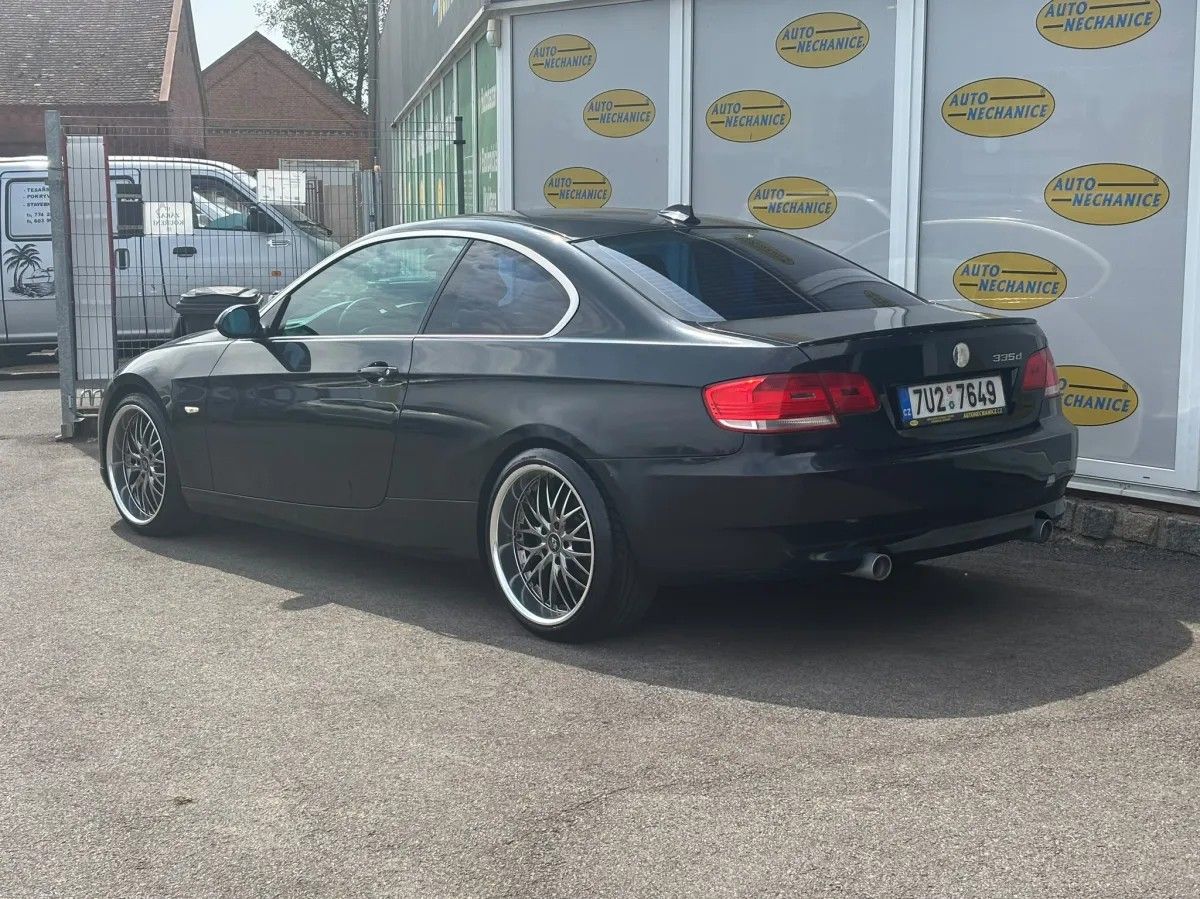 BMW Řada 3, 3.0 335D - fotka 6