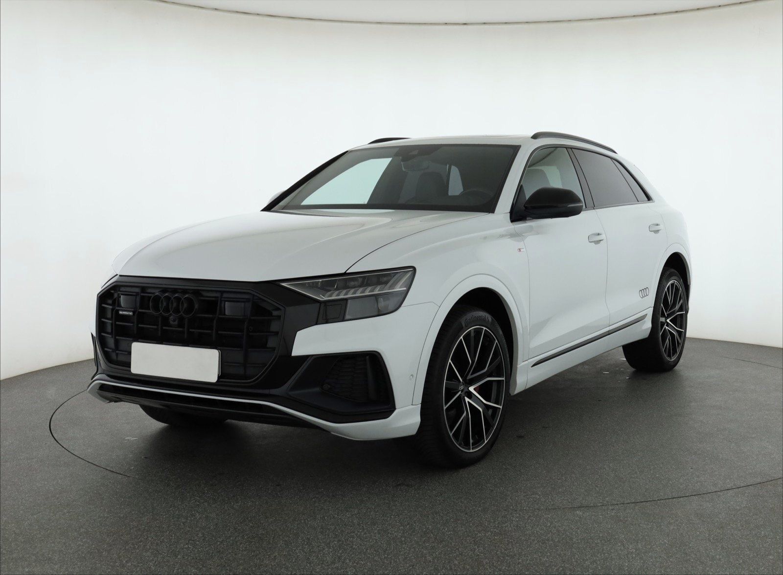 Audi Q8, 50 TDI - fotka 2