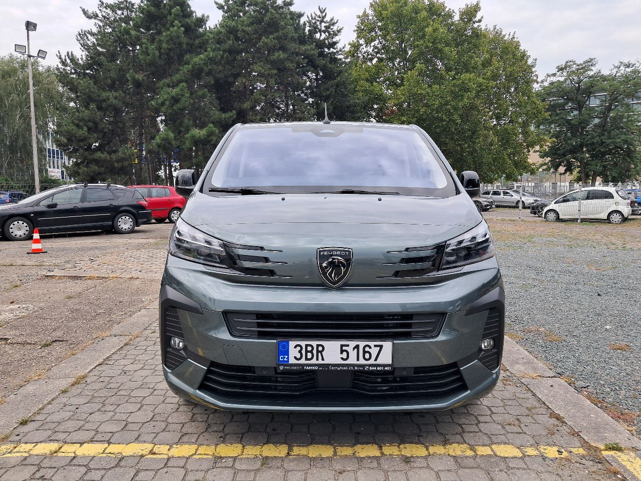 Peugeot Traveller, Active L3 2.2 BlueHDi 180 S&S - fotka 2