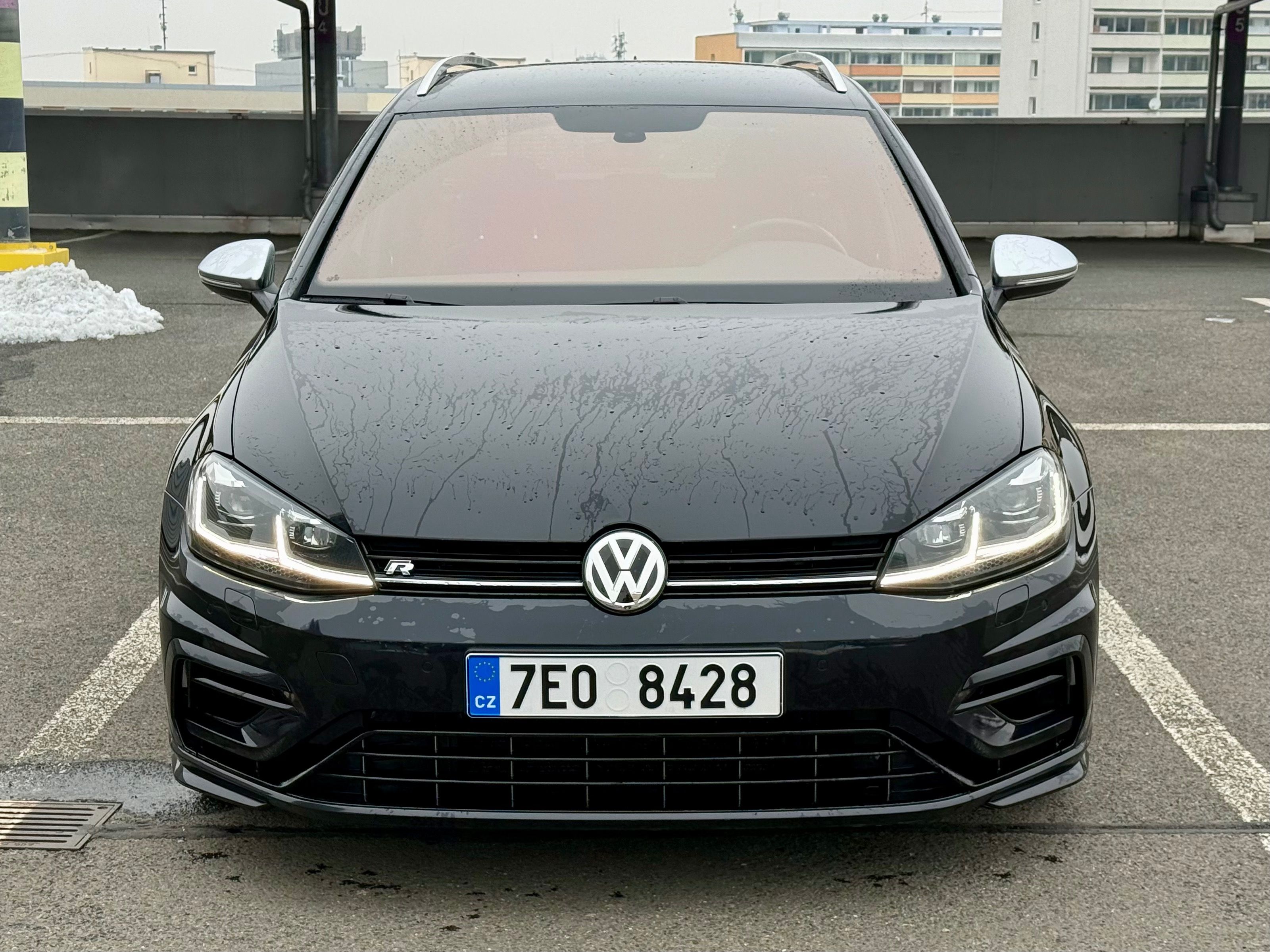 Volkswagen Golf, VW Golf R 2020 221kW - fotka 3