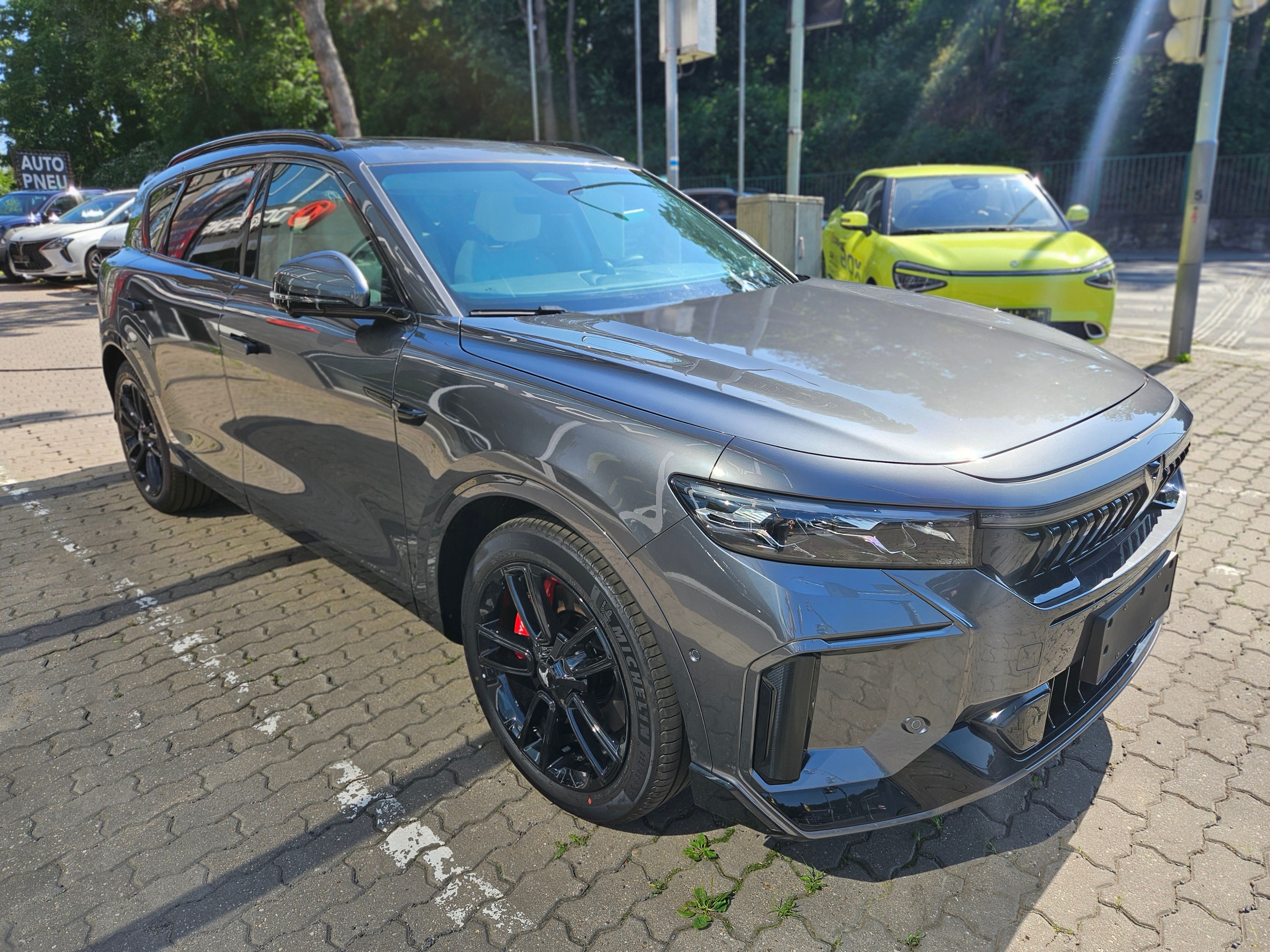 Voyah FREE REV 318, AWD - fotka 4