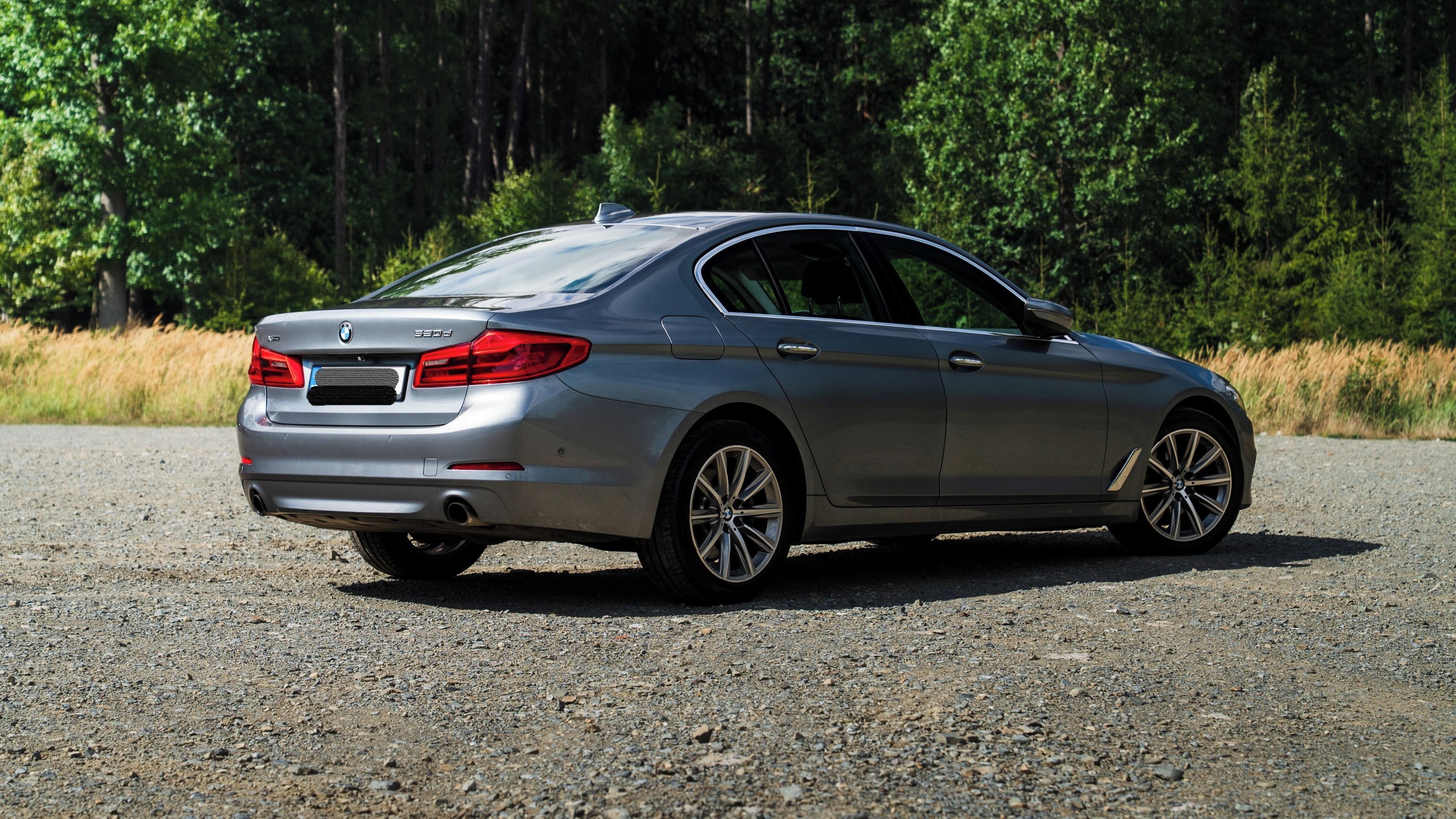BMW Řada 5, XDRIVE - fotka 3